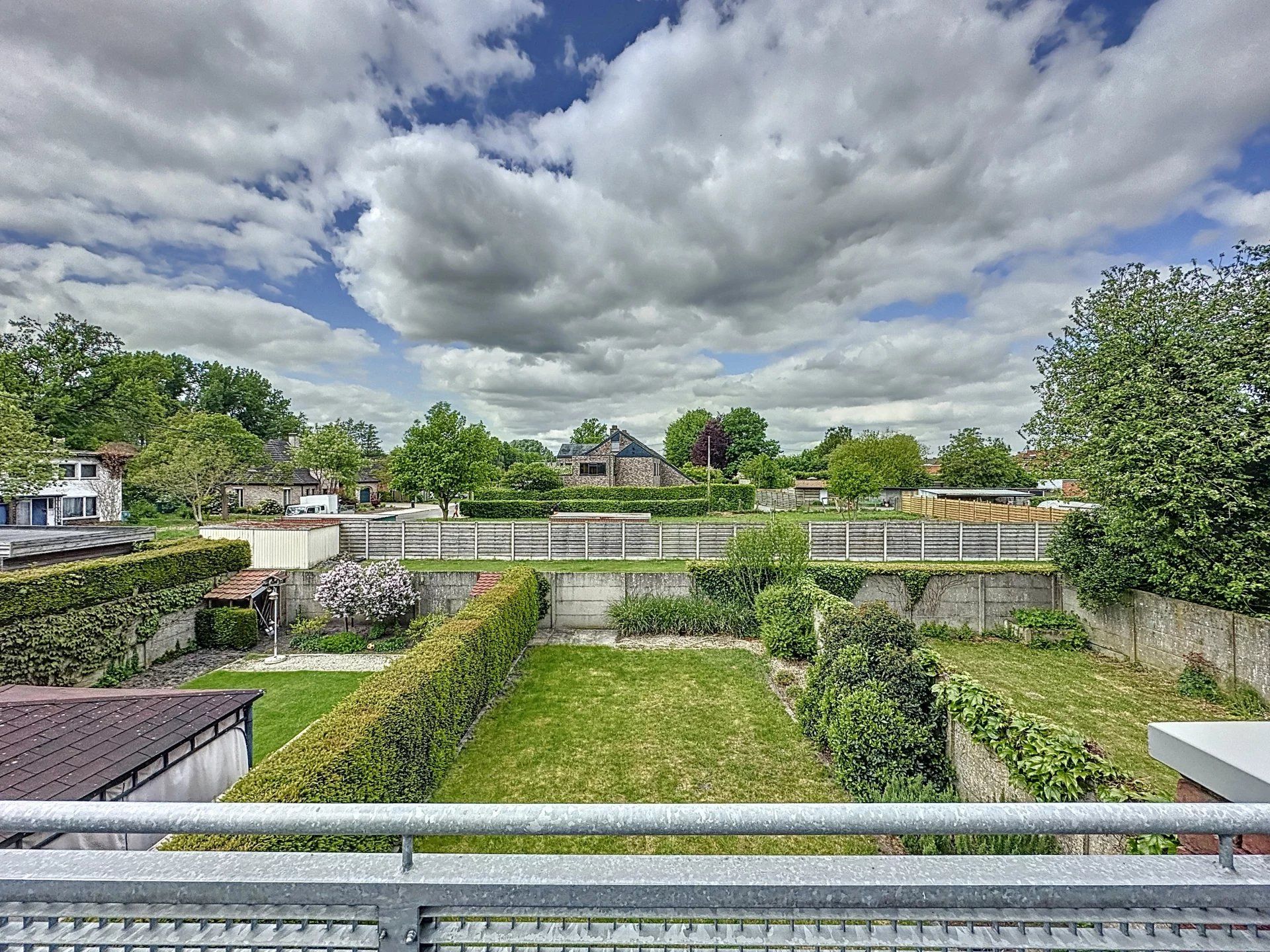 Energiezuinige woning met 3 slaapkamers, 2 badkamers, lift, tuin en terras. foto 17