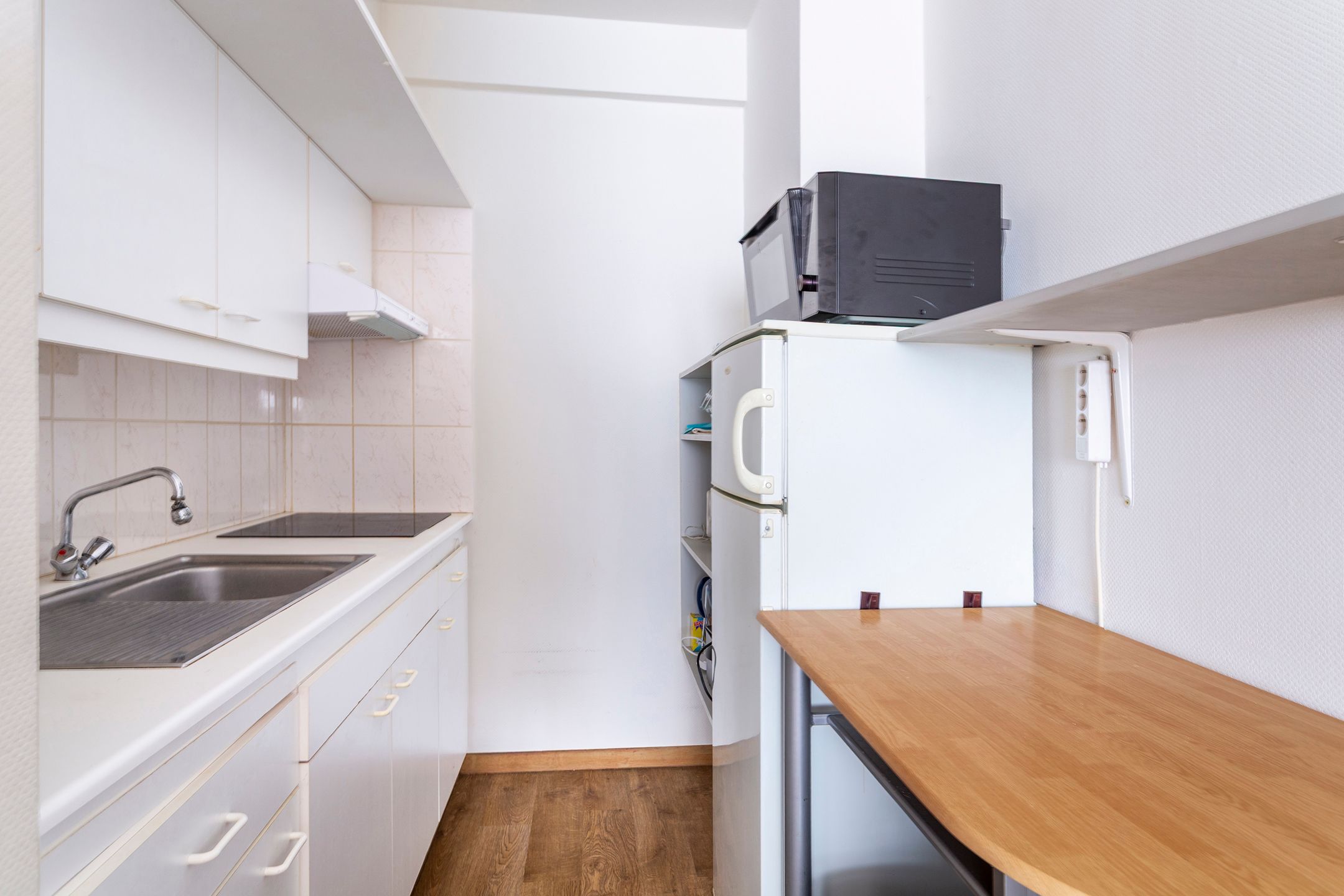 volledig gemeubeld studioappartement aan het Theaterplein foto 9