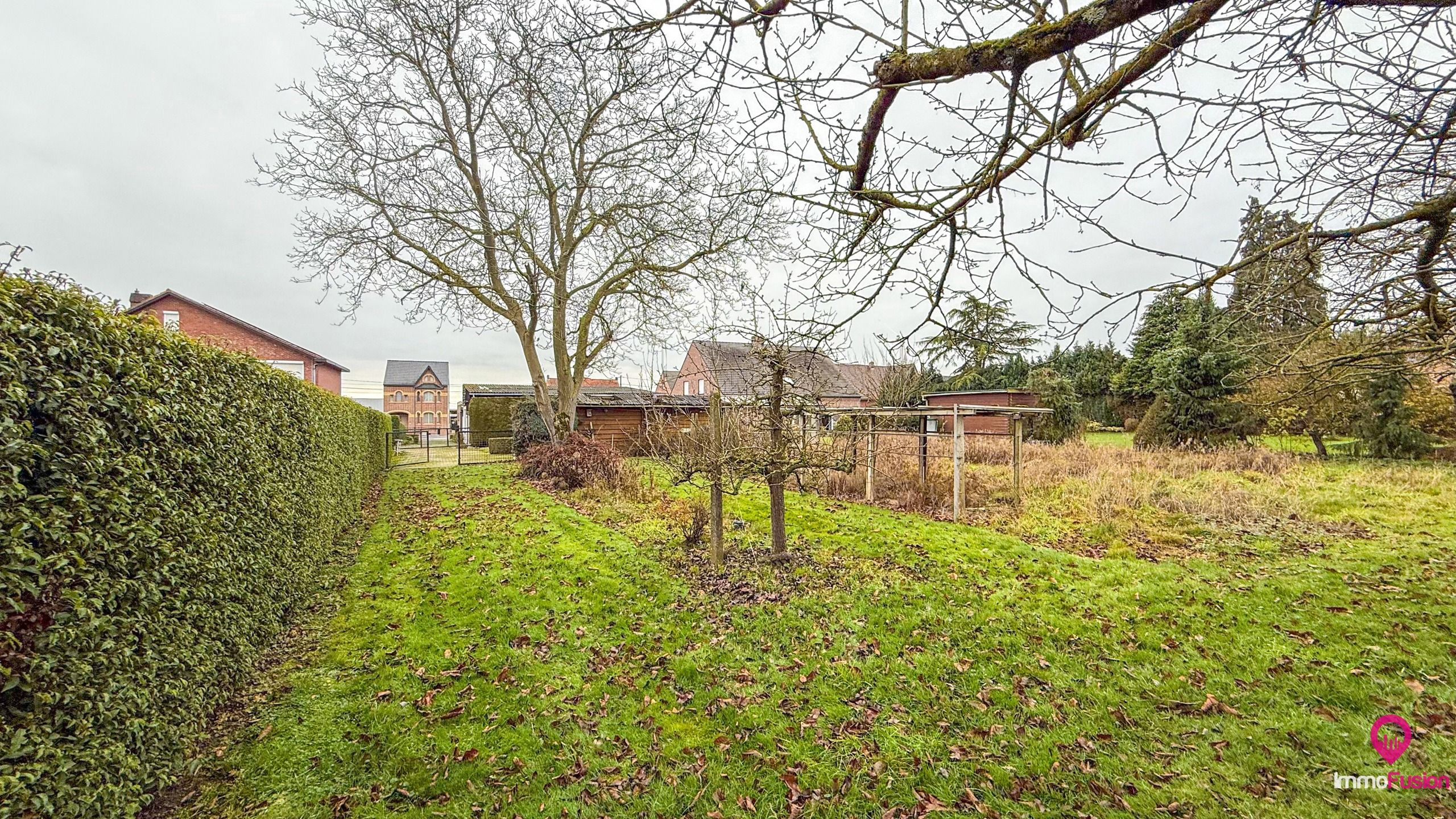 Bungalow met grote werkplaats en weide op 42 are in Alken foto 36