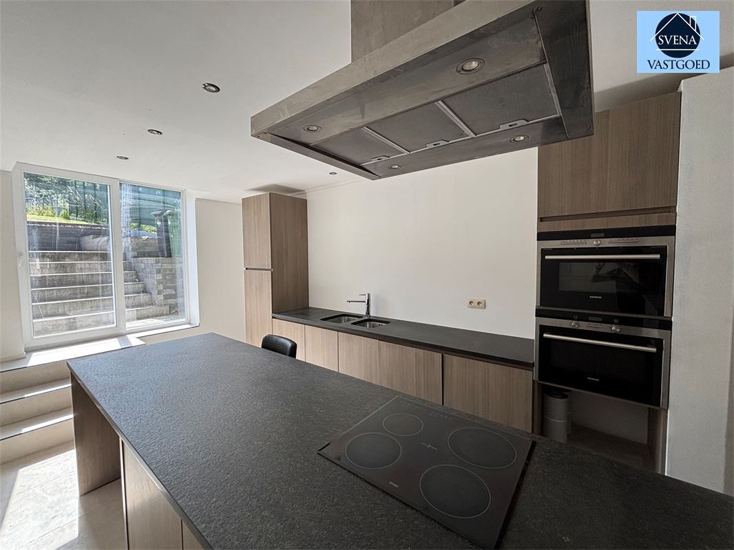 GERENOVEERDE WONING MET 3 SLAAPKAMERS EN TUIN foto 3