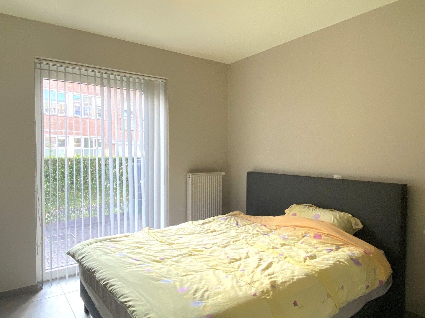 GELIJKVLOERS APPARTEMENT MET TERRAS EN GARAGE foto 6