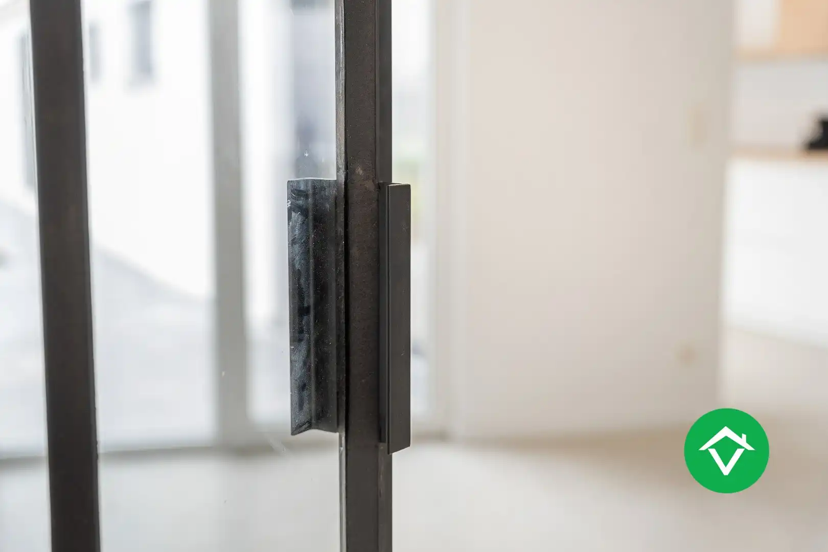 Volledig gerenoveerde woning (EPB B) met garage op topligging te Eernegem foto 3