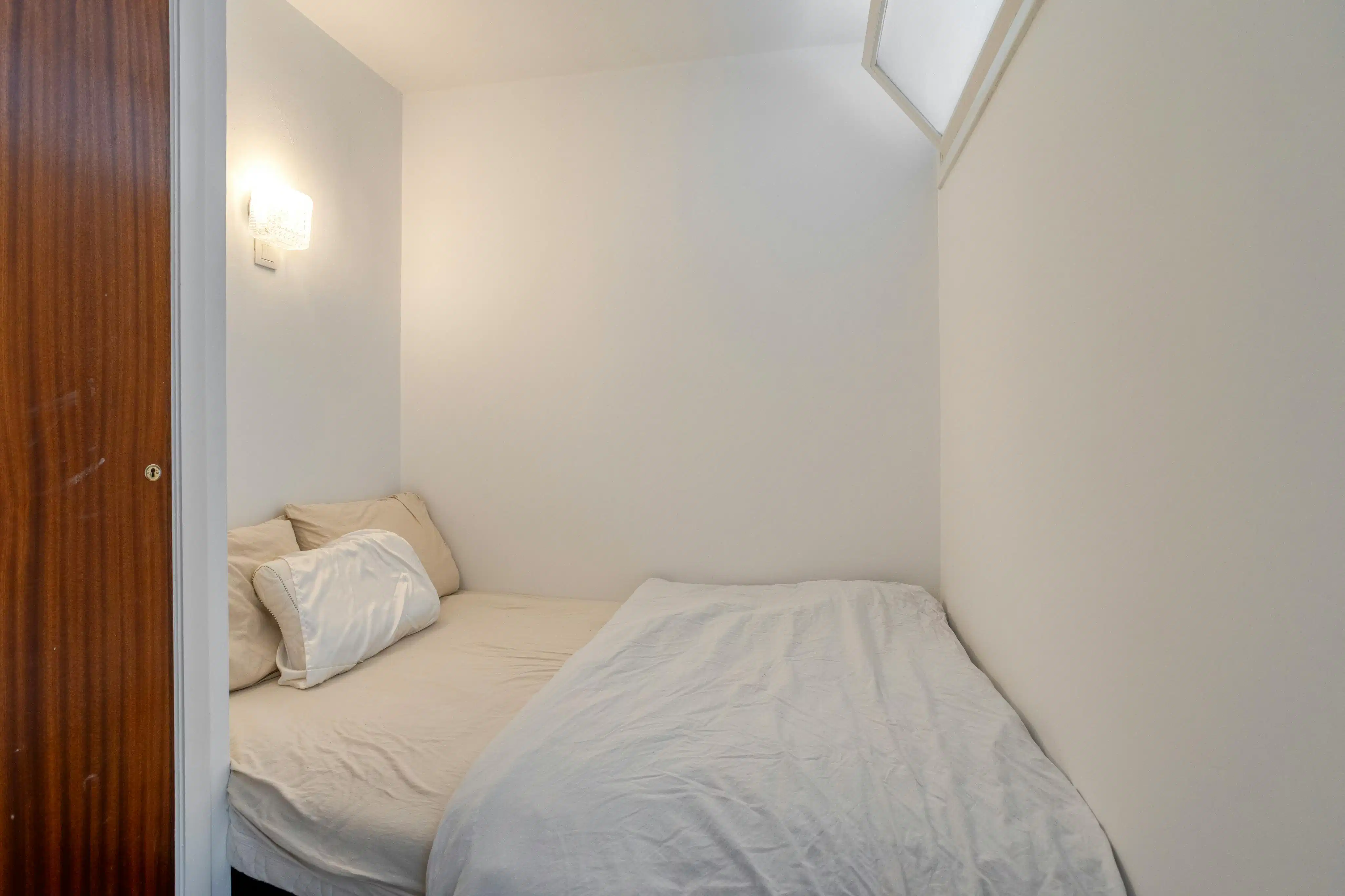 Instapklaar appartement te koop aan het Heldenplein te Heist foto 7