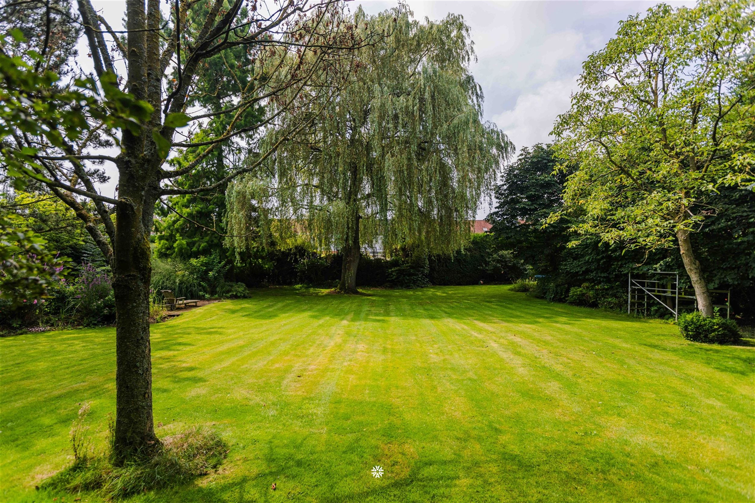 Bijzonder ruime woning met praktijkruimte en parktuin in Sint-Niklaas foto 23