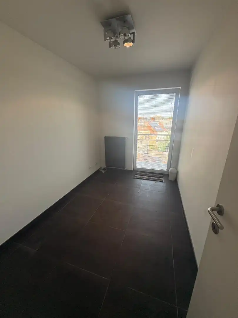 Prachtig instapklaar  2 - slpk appartement:   Open zicht op laan!  foto 7