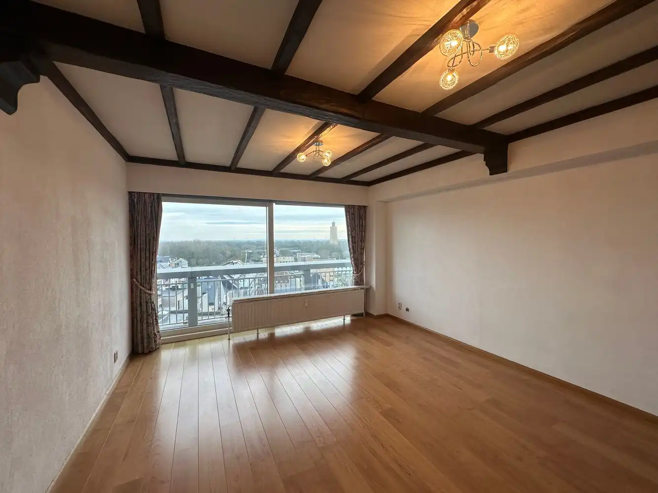 DE MAST 09.01 foto {{pictureIndex}}