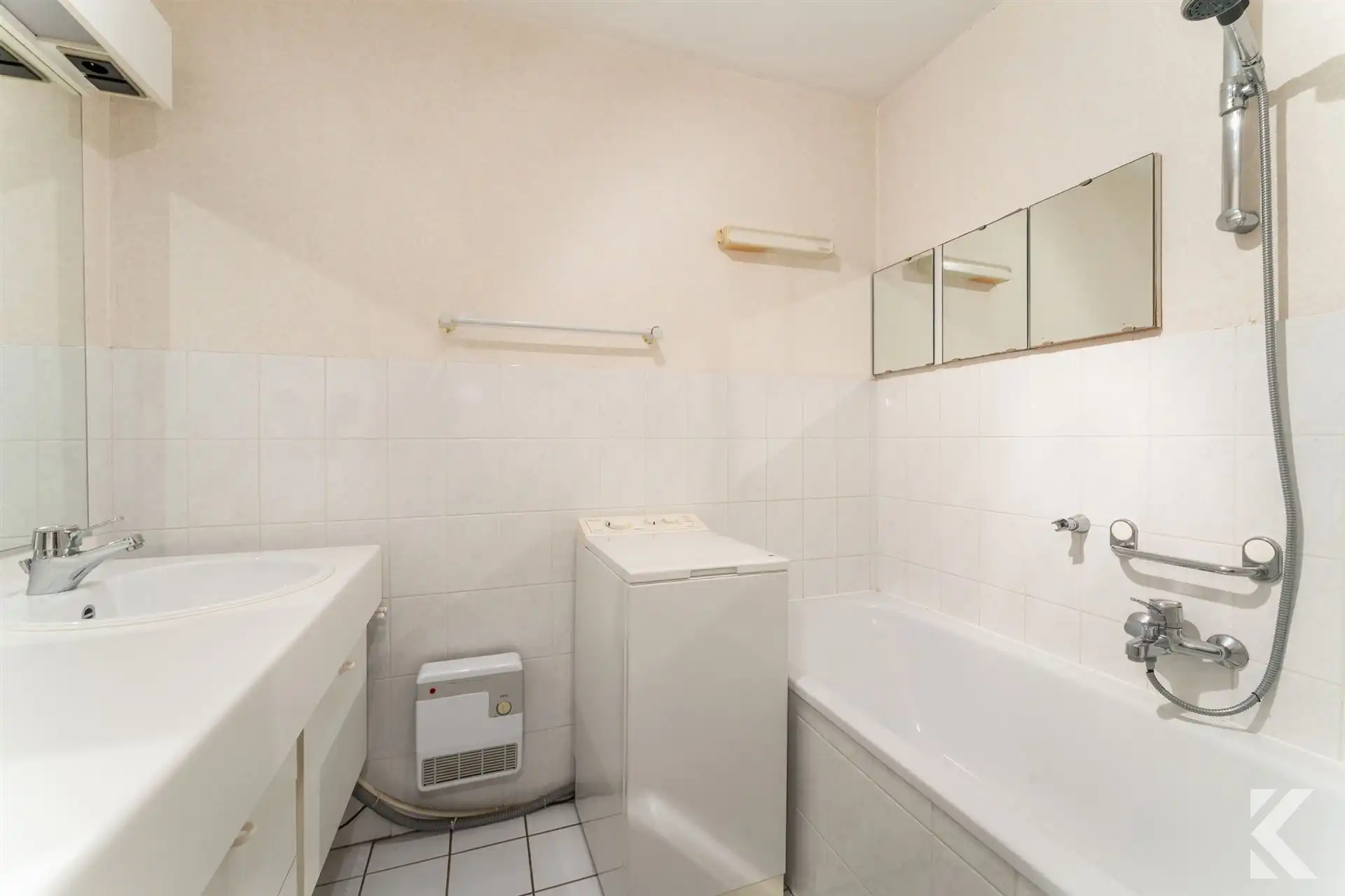 Instapklaar 2-slaapkamer app. met zijdelings zeezicht foto 15