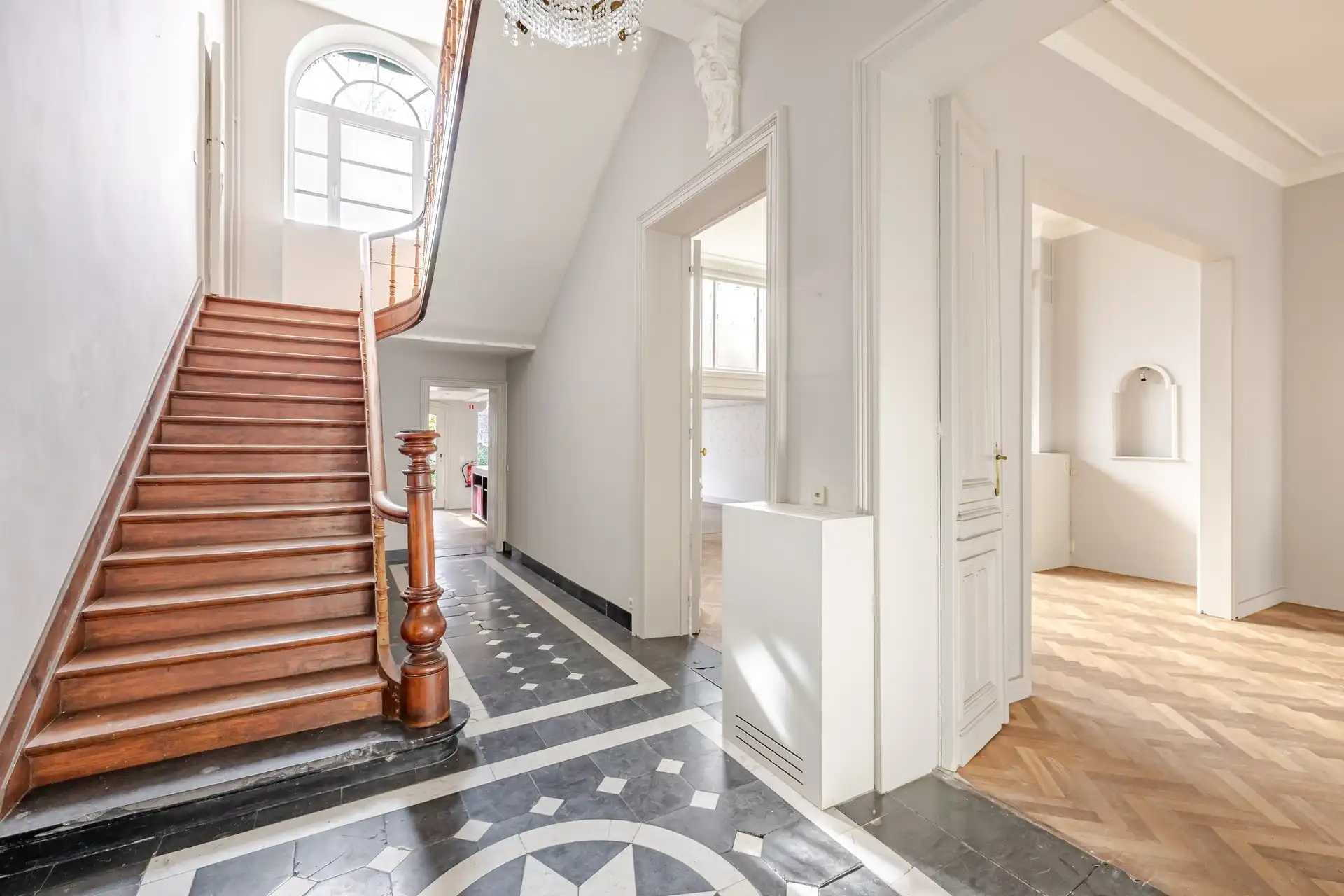 Uniek en uitzonderlijk ruim herenhuis op toplocatie in Aalst  foto 10