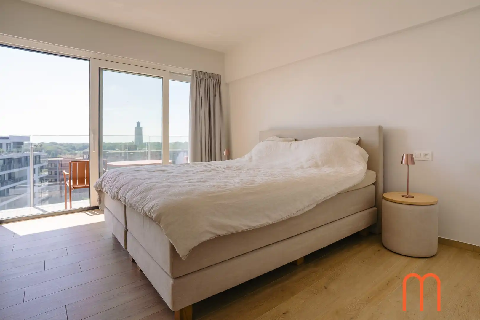 Volledig gerenoveerd en gemeubeld appartement met uniek zicht op de Mercator en de jachthaven in Oostende foto 8