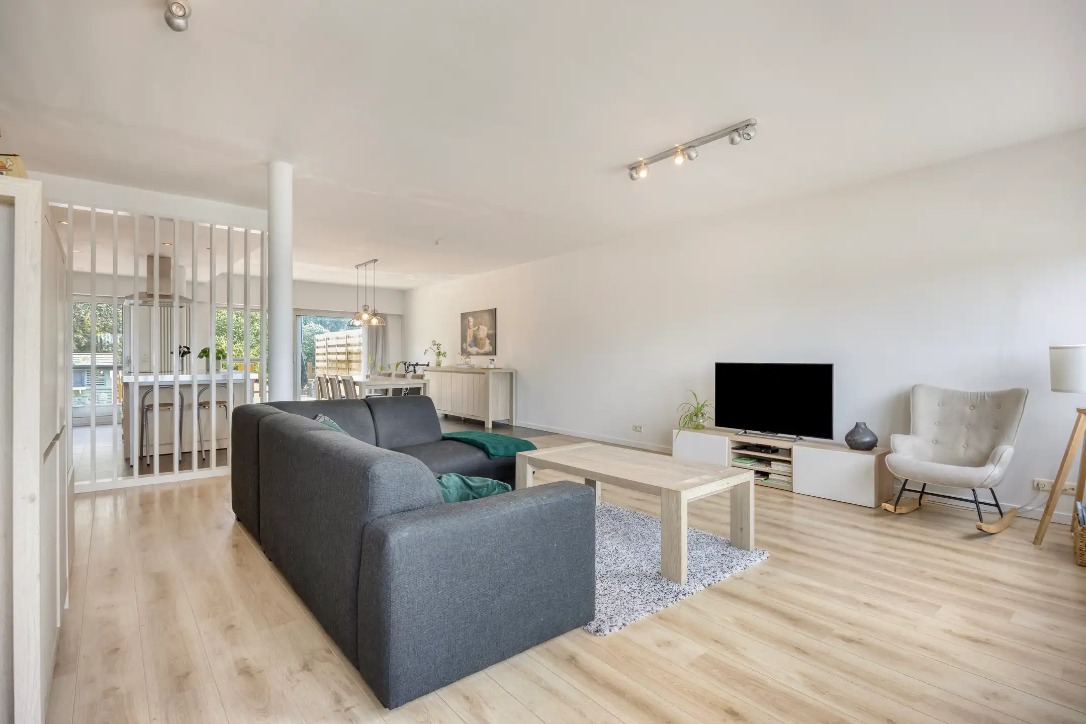 Ruim appartement met groot zonneterras foto 4