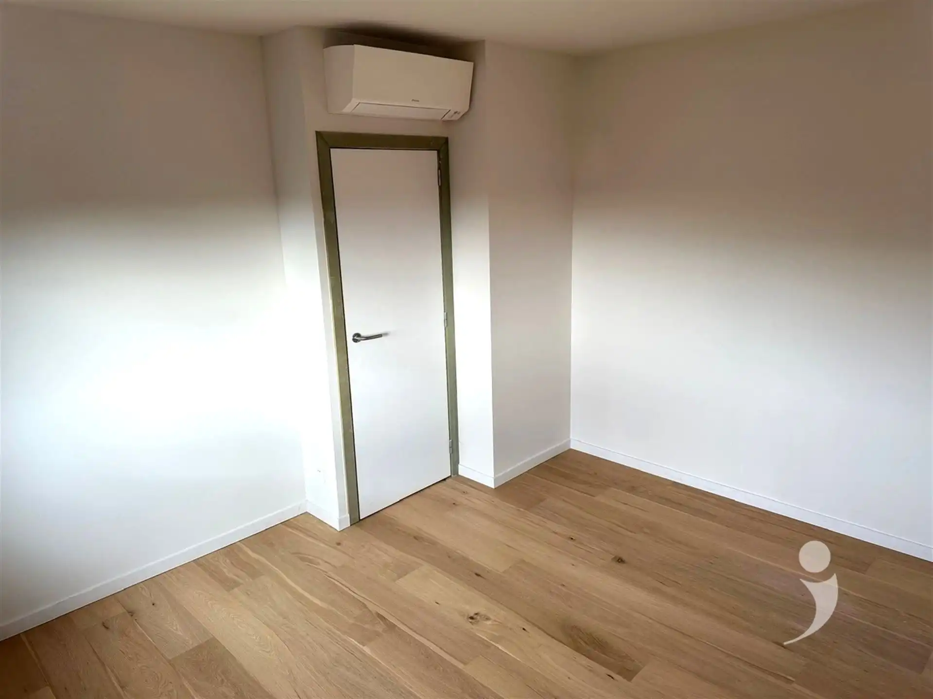 Knap vernieuwbouwappartement foto 13