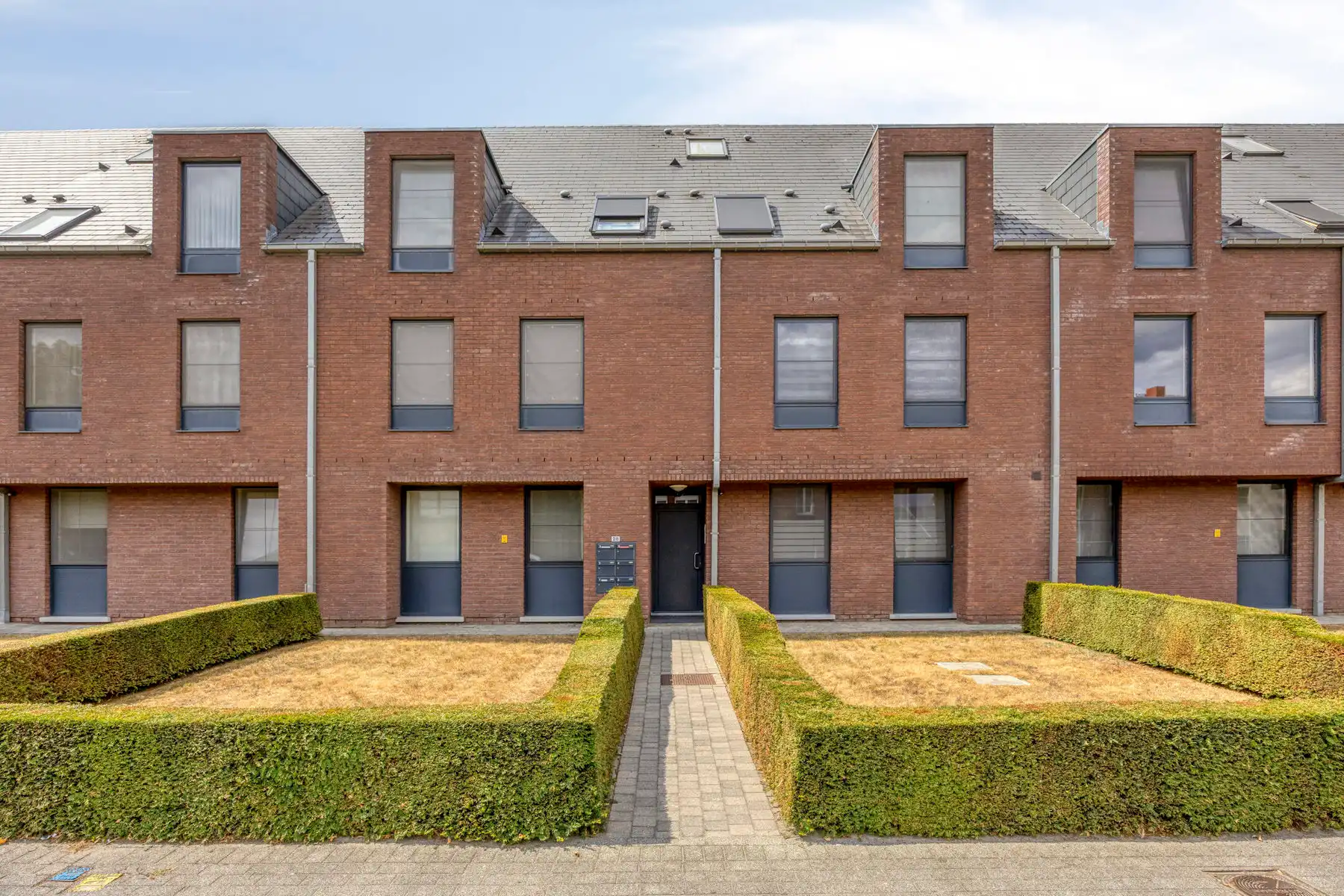 Modern en energiezuinig gelijkvloers appartement vlabij centrum foto 2