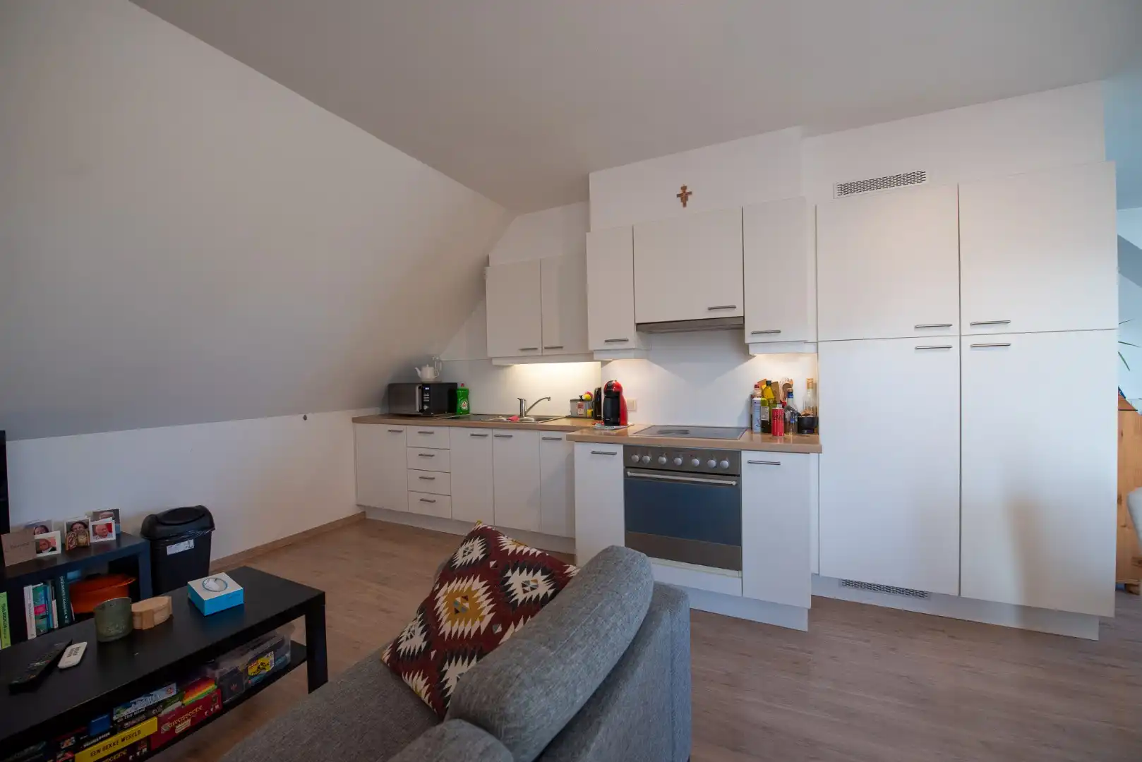 Instapklaar appartement met ruim terras! foto 3