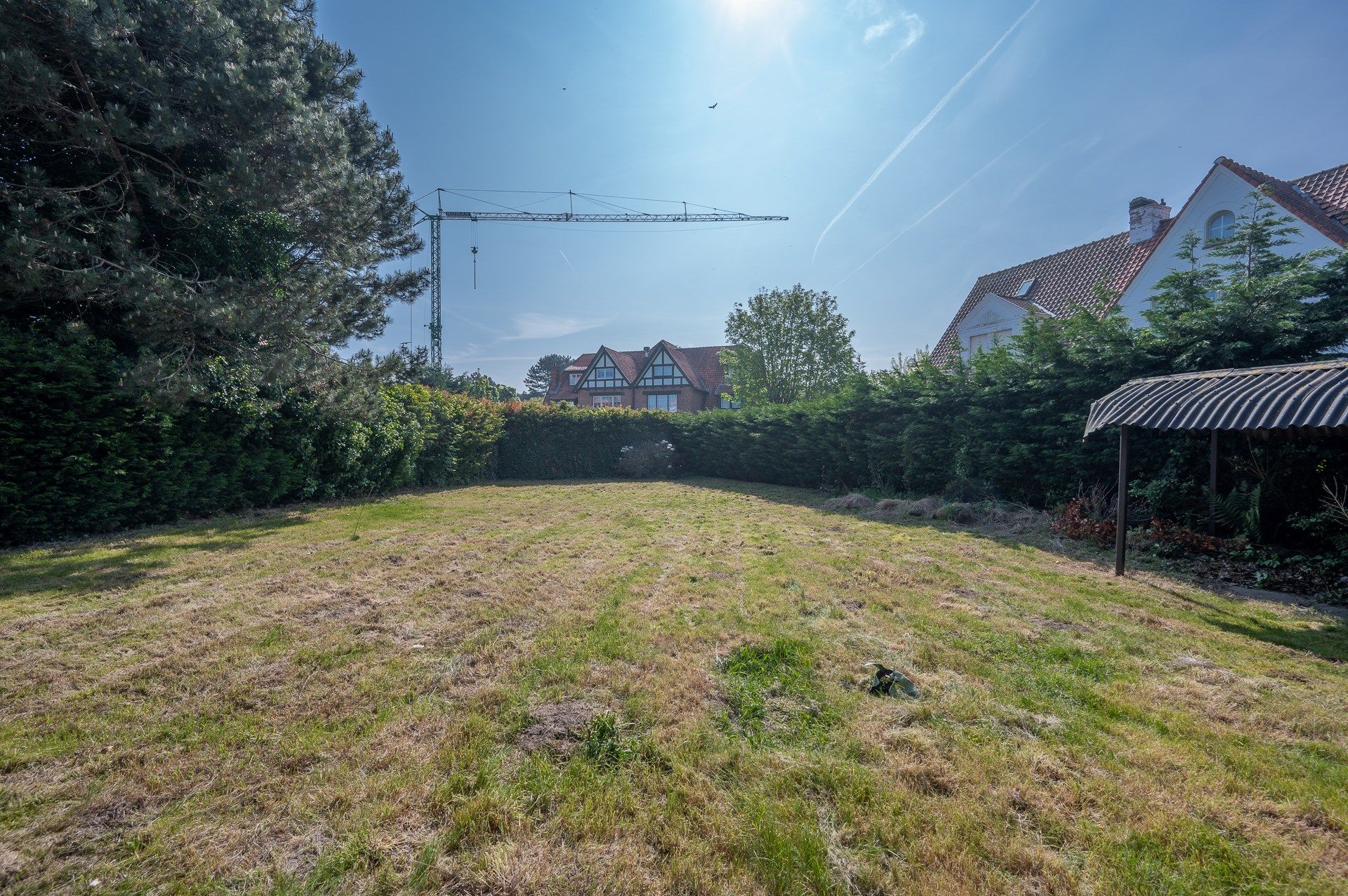 Te renoveren of af te breken villa gelegen op de Elizabetlaan te Knokke op enkele meters van het strand en de winkelstraten.  foto 6