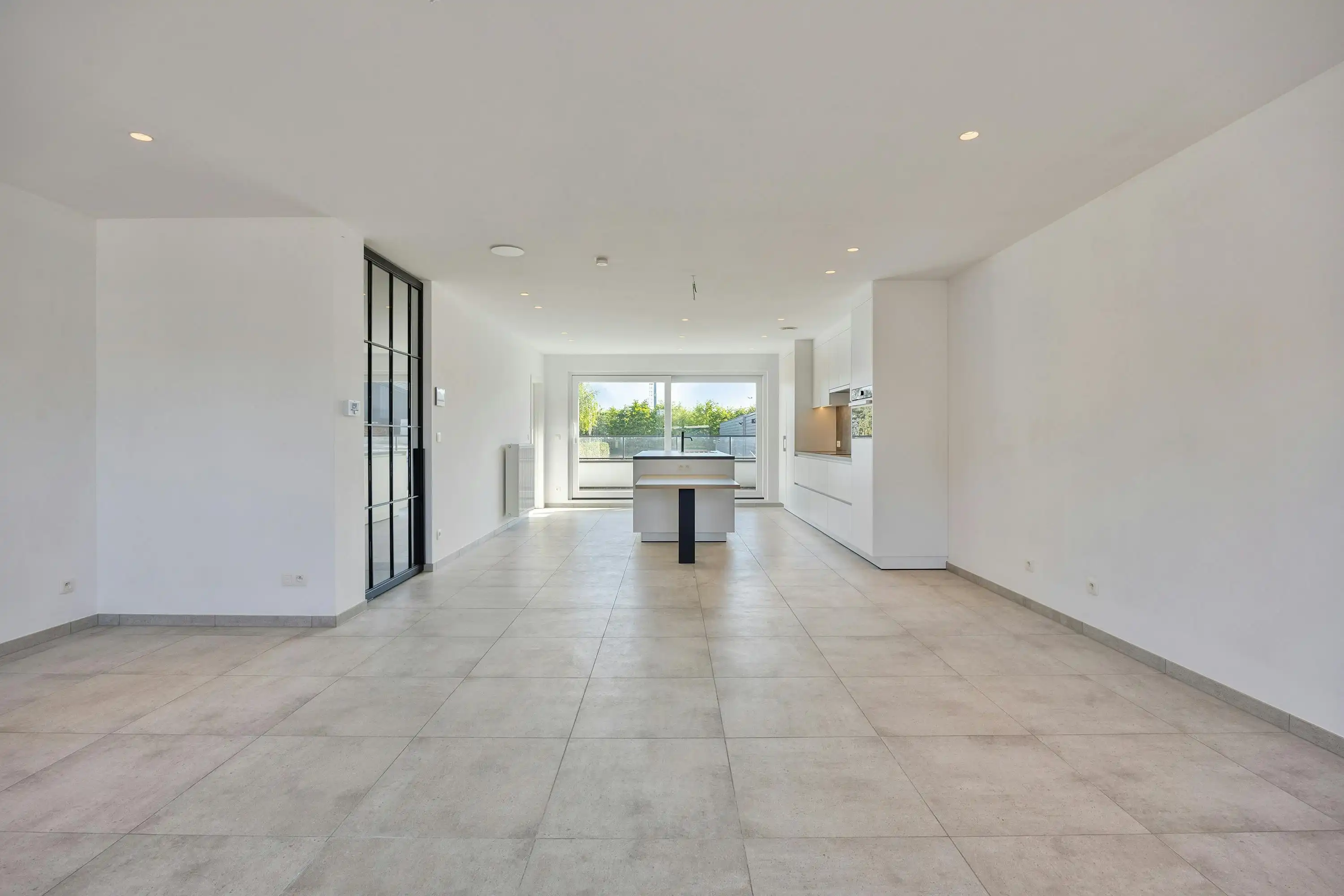 Ruim triplexappartement met terras in Zonhoven foto 7