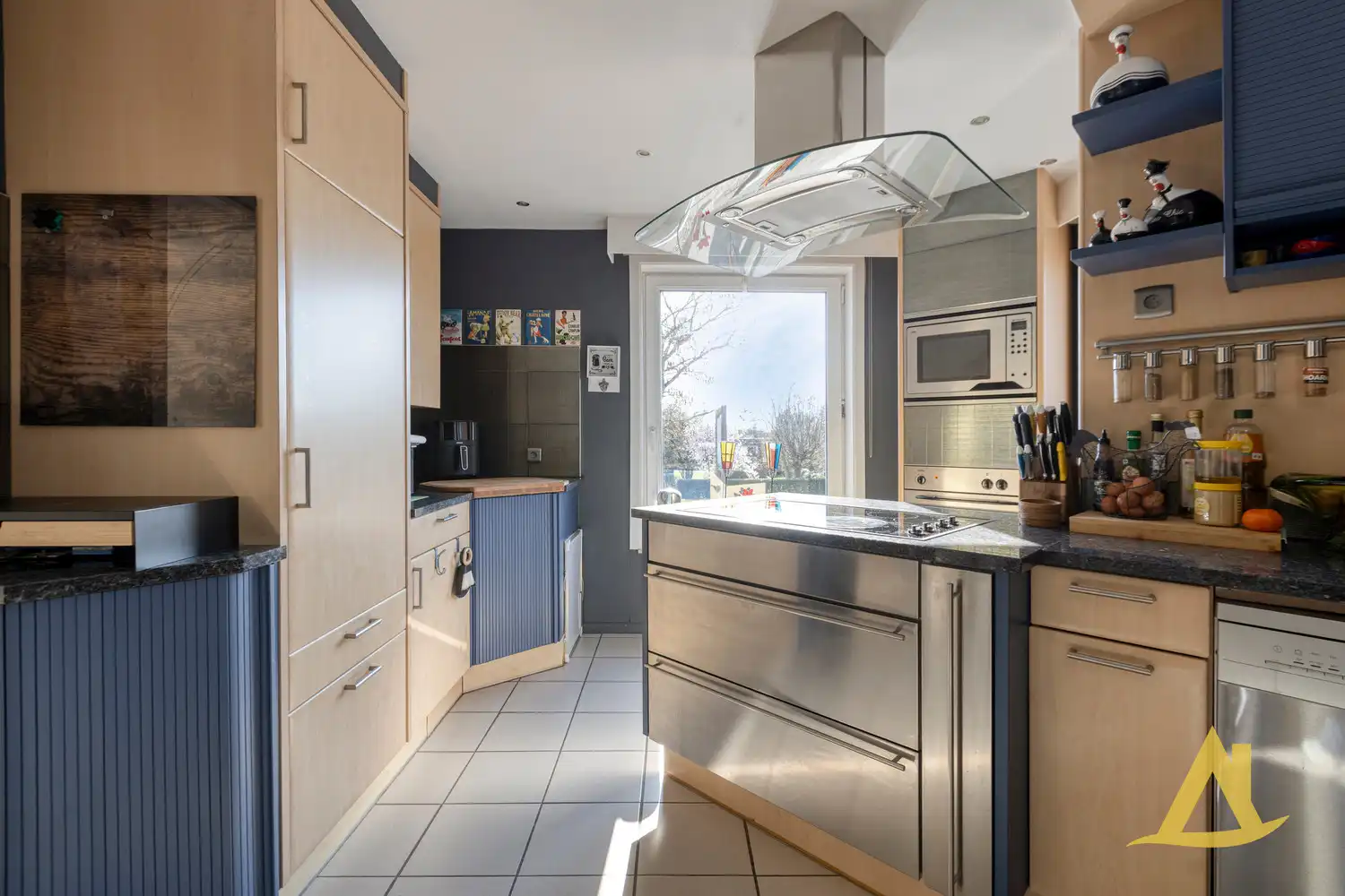 ZEER RUIM APPARTEMENT MET STUDIO EN 2 AUTOSTAANPLAATSEN TE DIEST! foto 12