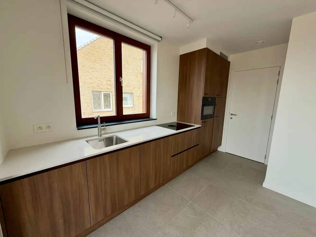Nieuwbouwappartement met 2 slaapkamers en 2 autostaanplaatsen te huur in centrum Eke foto 2