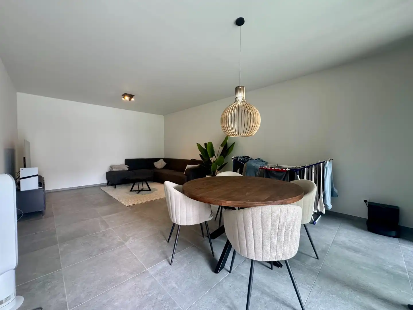 Modern appartement met 3 slaapkamers én 2 staanplaatsen te huur foto 4