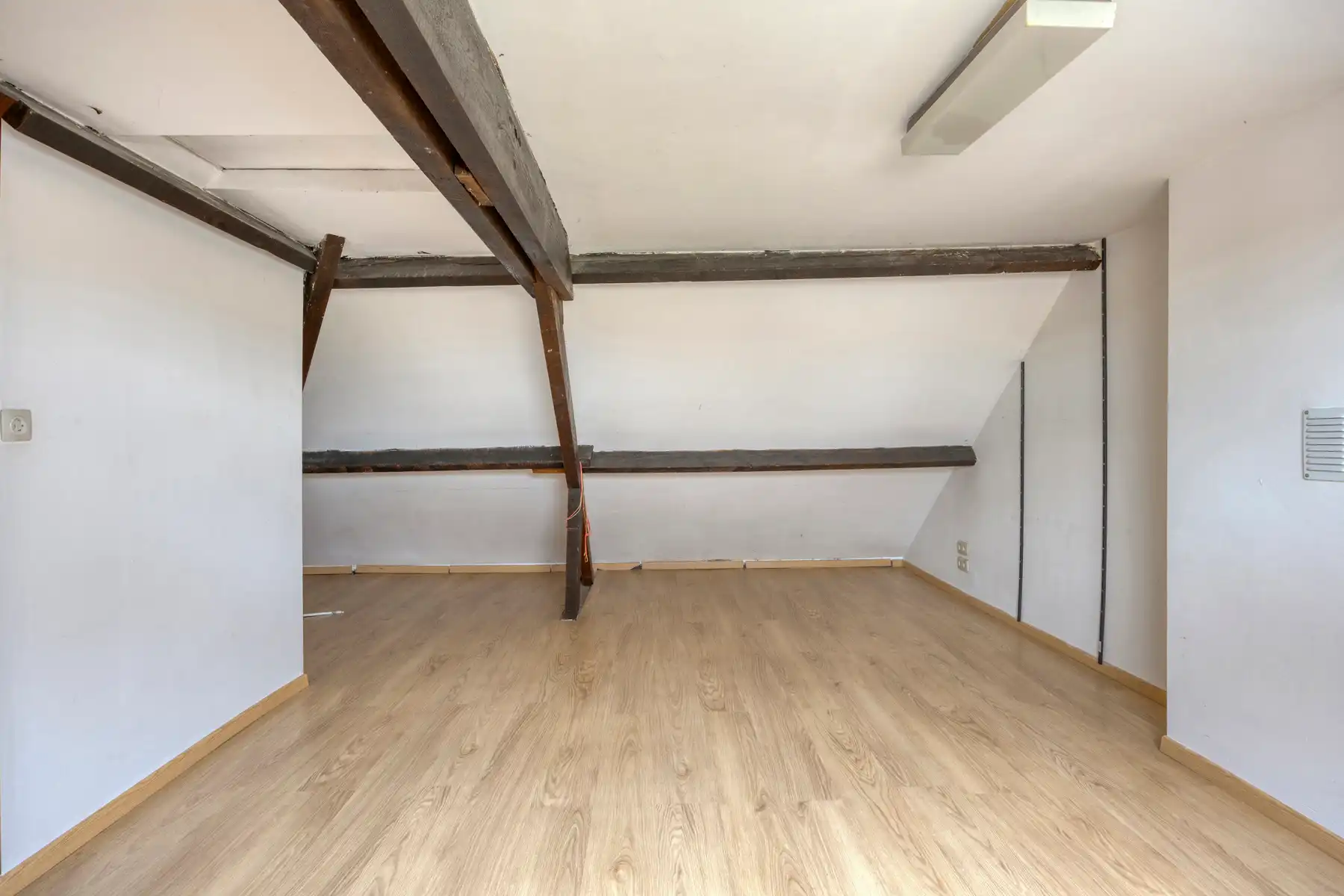 Woning met 4 slaapkamers, garage en tuin foto 21