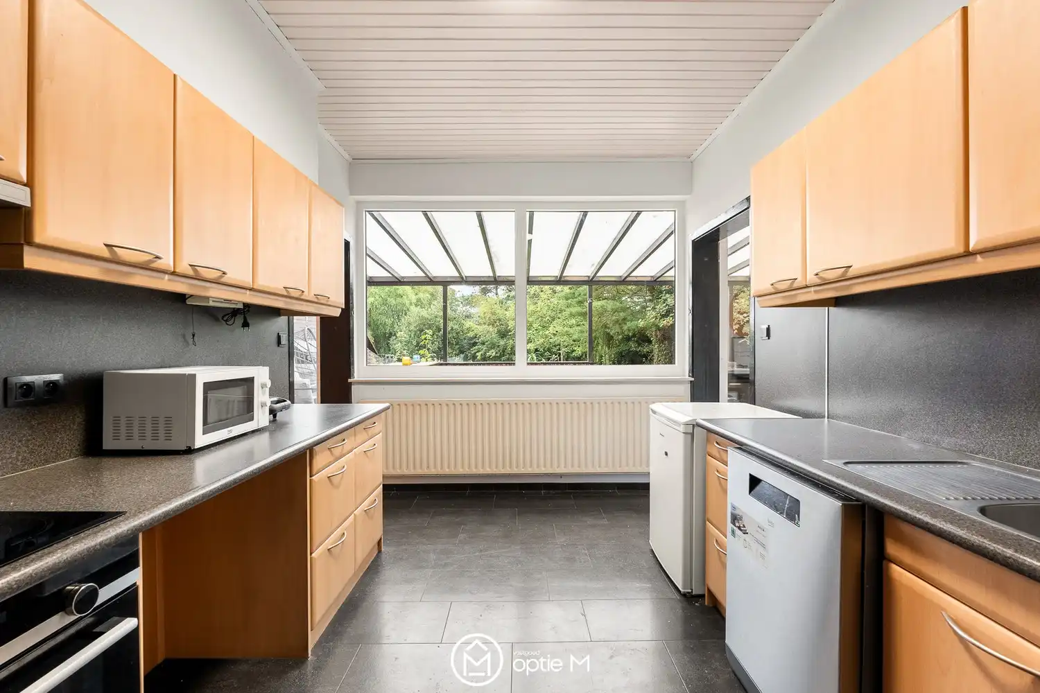 VERRASSEND RUIME HALFOPEN WONING MET 361 M², 5 SLAAPKAMERS EN TAL VAN MOGELIJKHEDEN foto 8