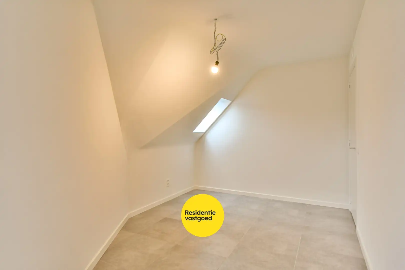 Royaal drie-slaapkamer appartement met ruim terras foto 17