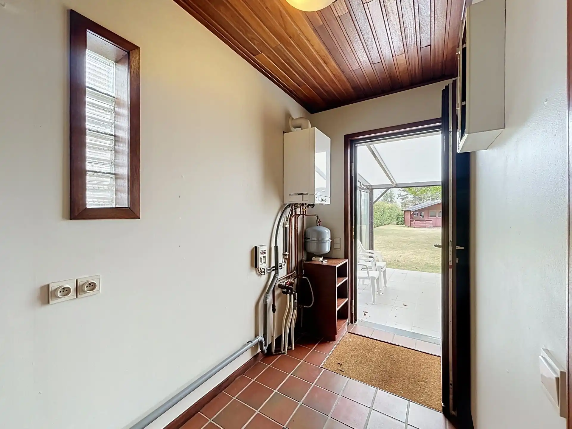 open bebouwing met 3 slaapkamers en garage op perceel van 1808m² foto 11