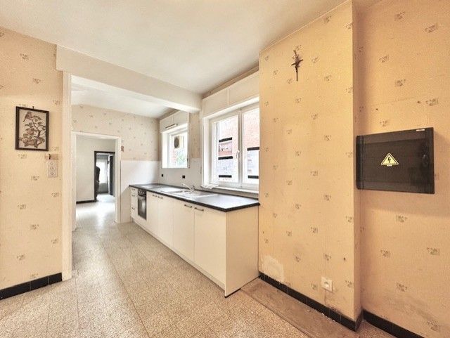 RUIME WONING MET 4 KAMERS EN UIN foto 8