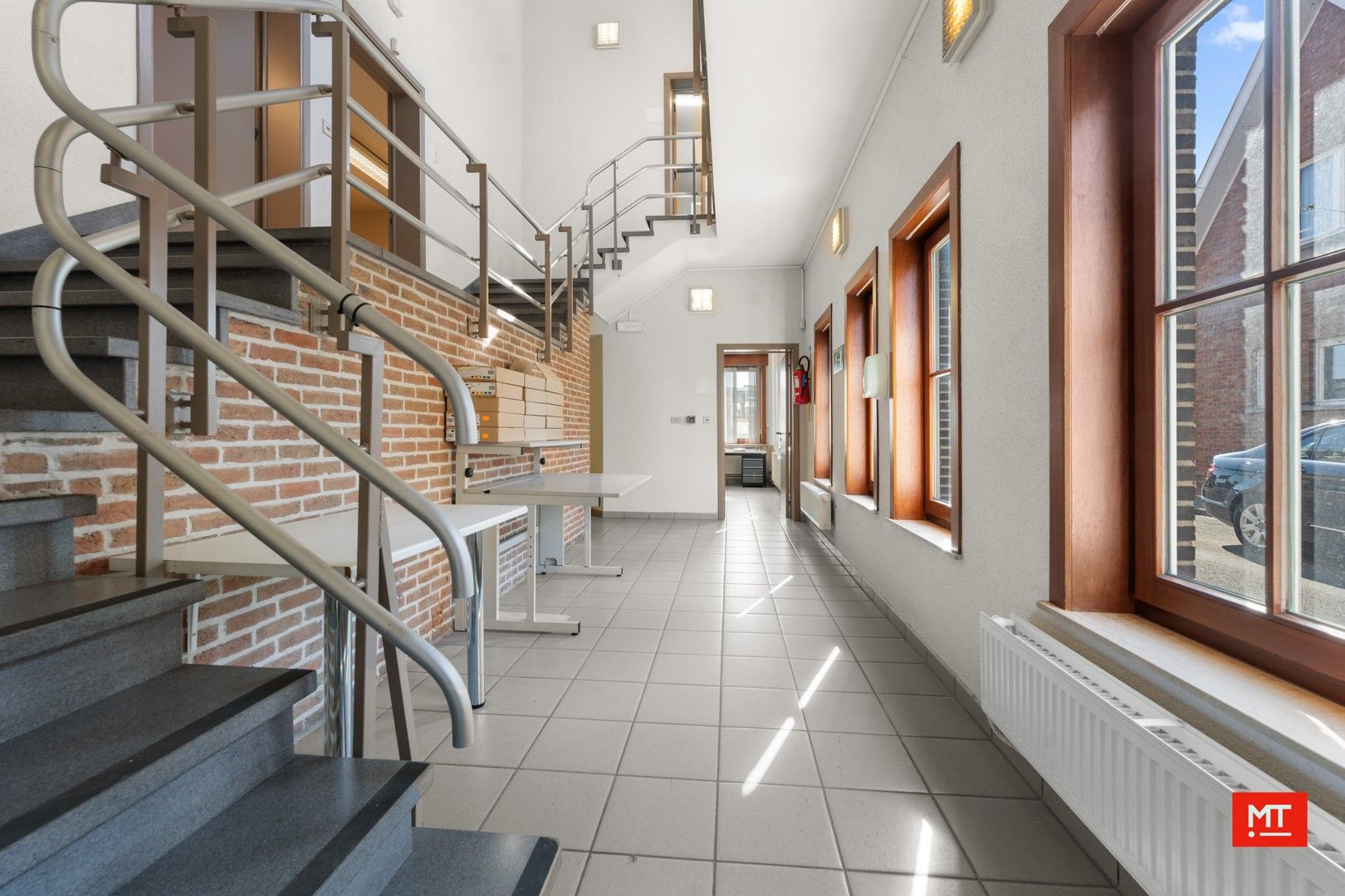Voormalig politiecommissariaat te koop in Westrozebeke foto 4
