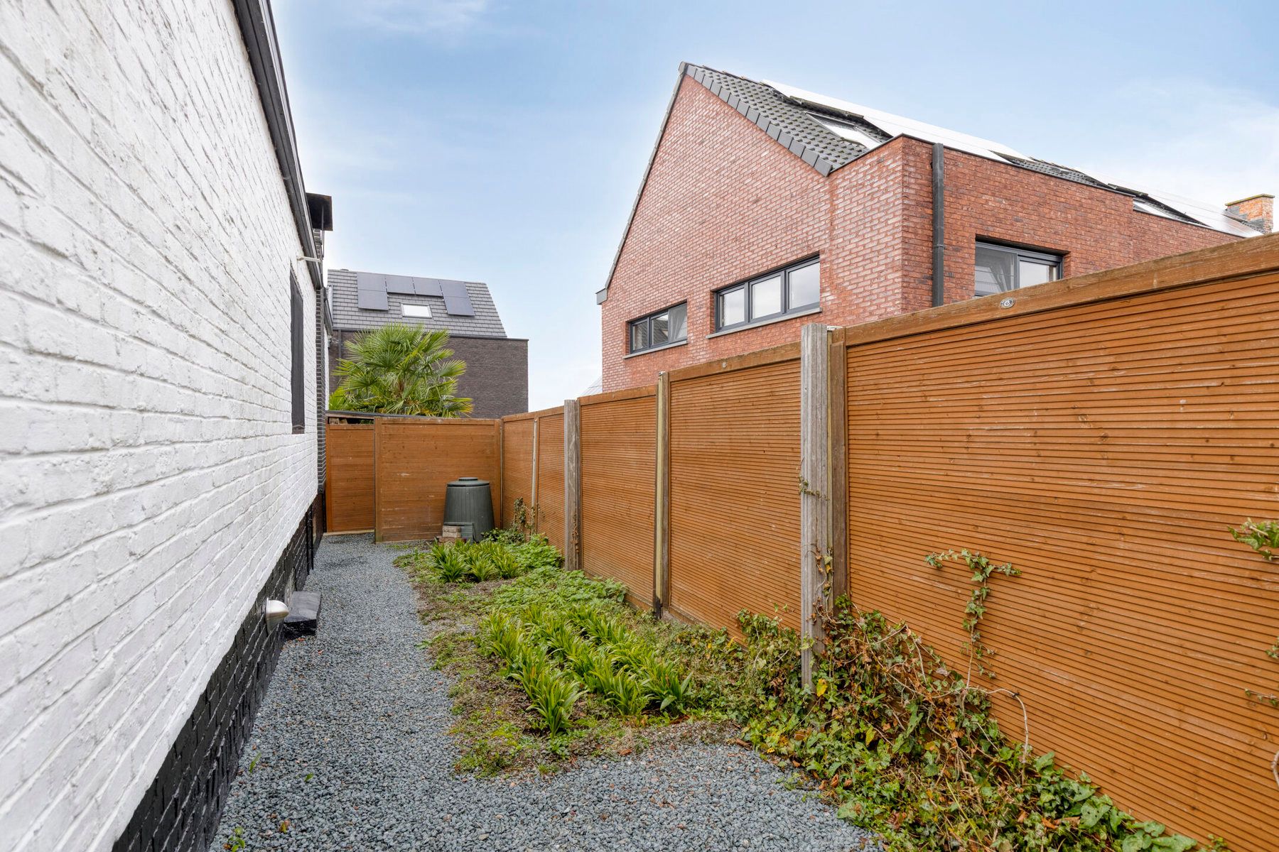 Charmante, grotendeels gerenoveerde bungalow op toplocatie! foto 19