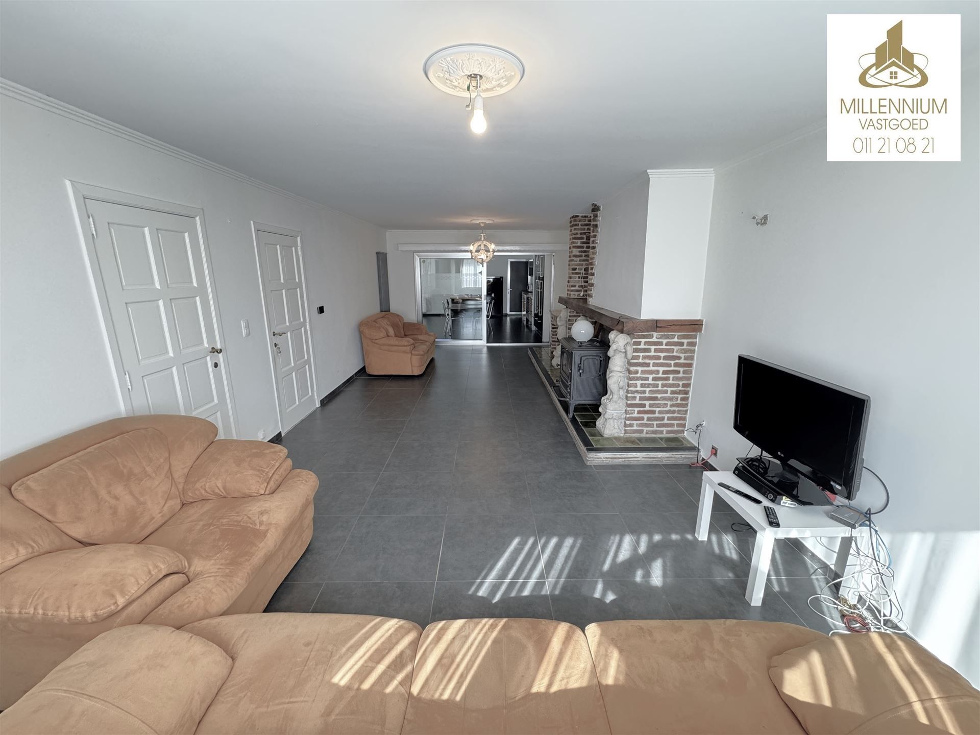 Ruime 4-Slaapkamerwoning en 2 Badkamers in Diepenbeek foto 5