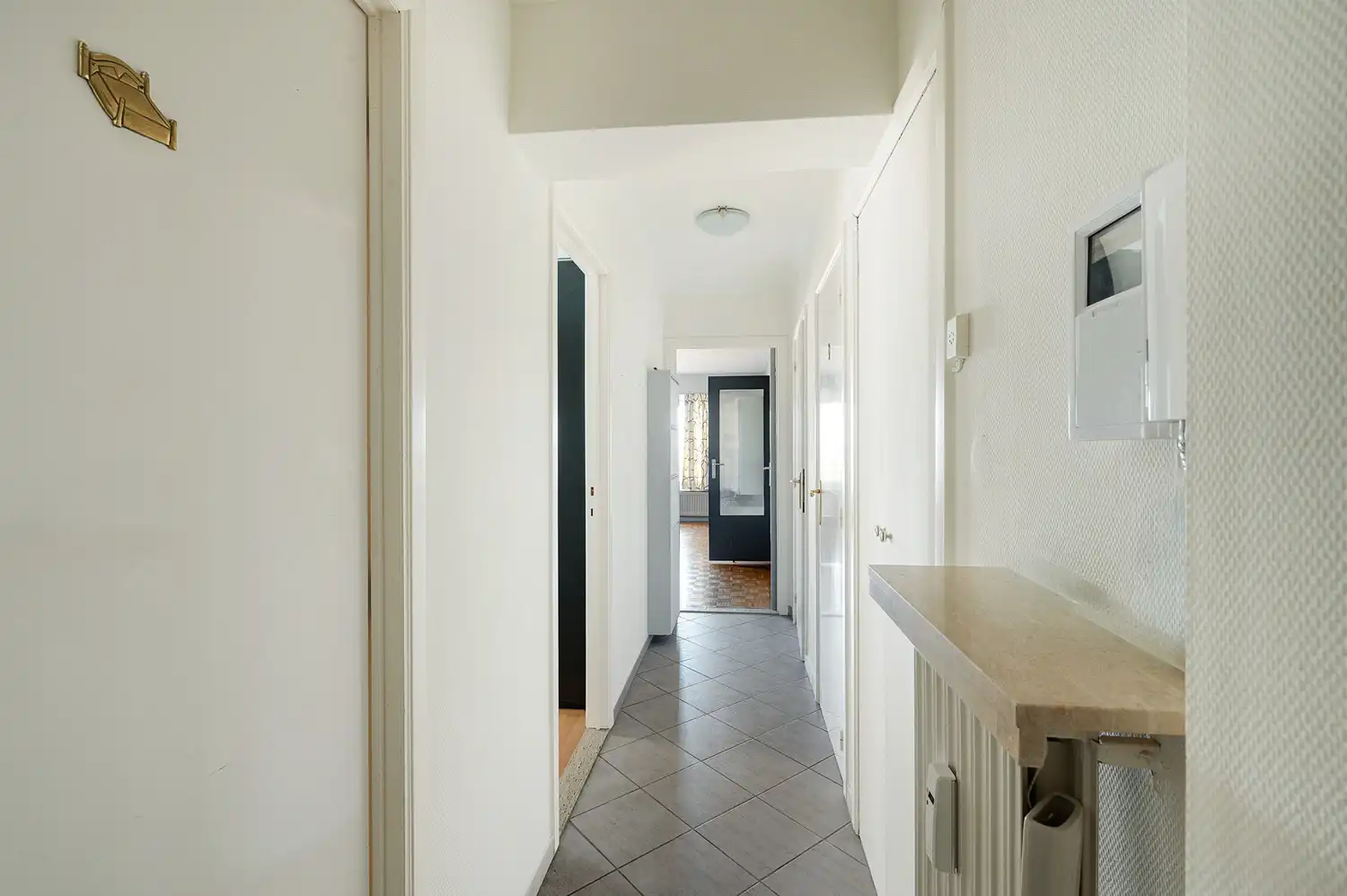 Hoekappartement met 2 slaapkamers en frontaal zeezicht foto 9