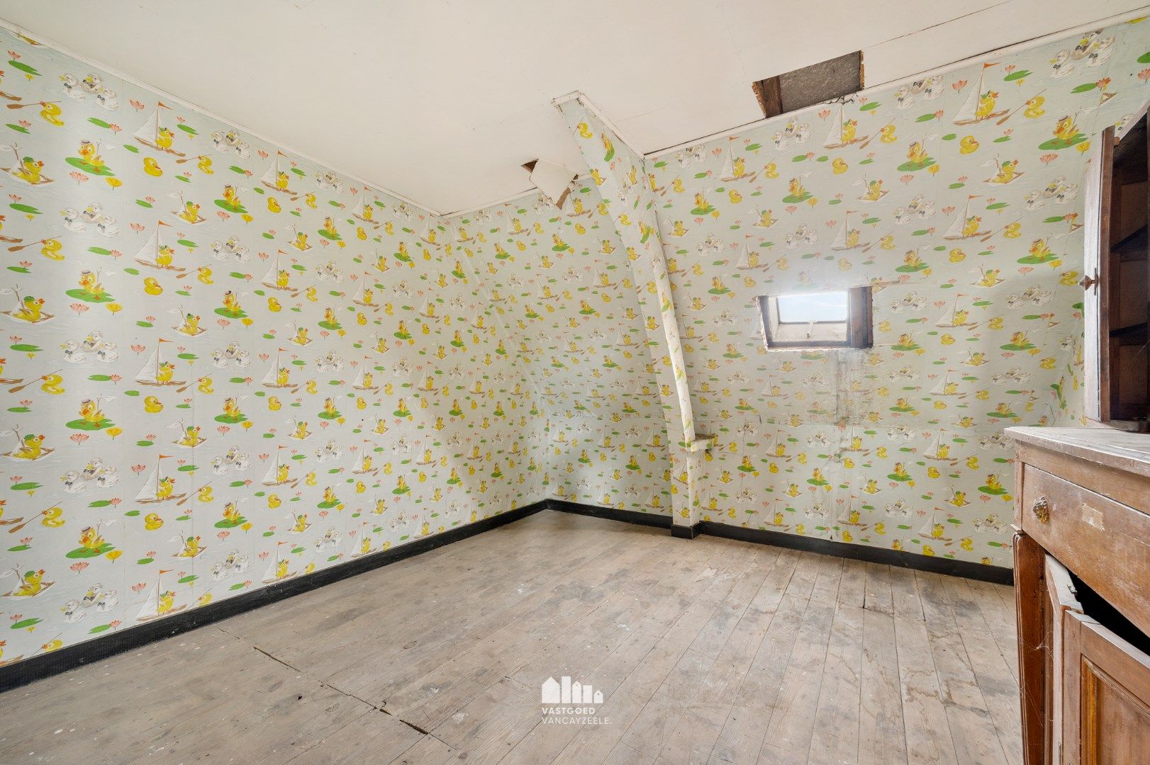 Te renoveren karaktervolle woning met garage in de dorpskern op een perceel van 1.180m².   foto 13