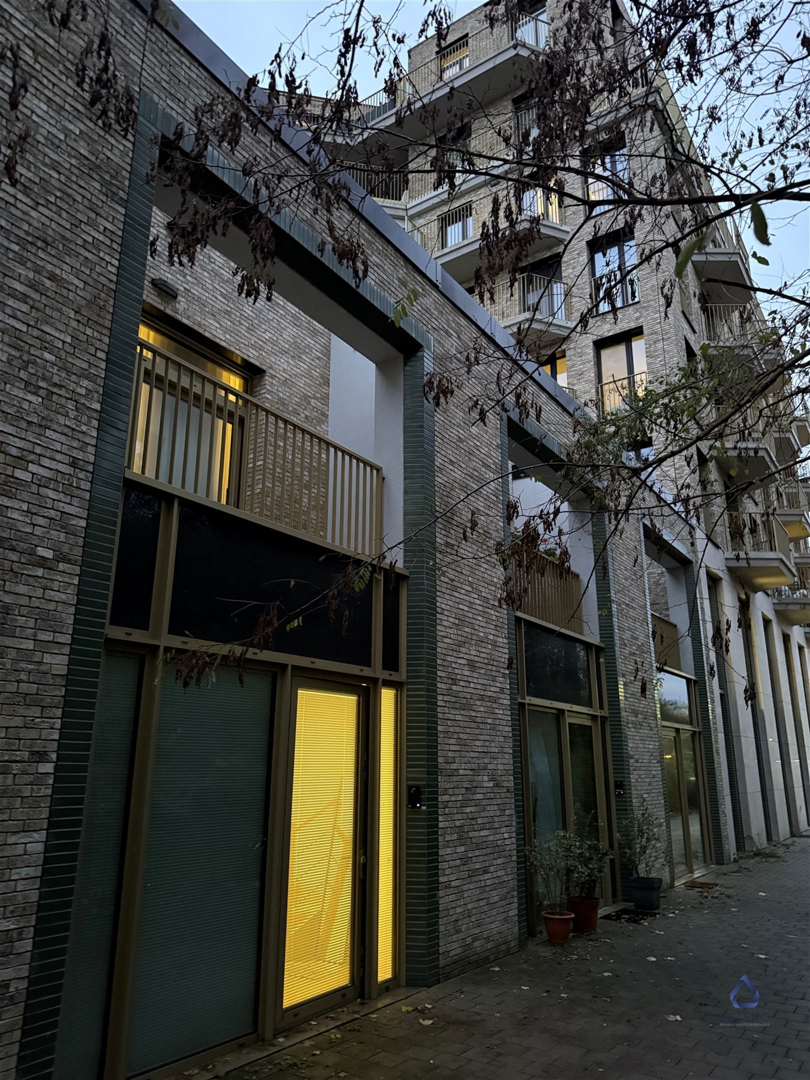 Nieuwbouwwoning op een topligging in Zurenborg foto 2