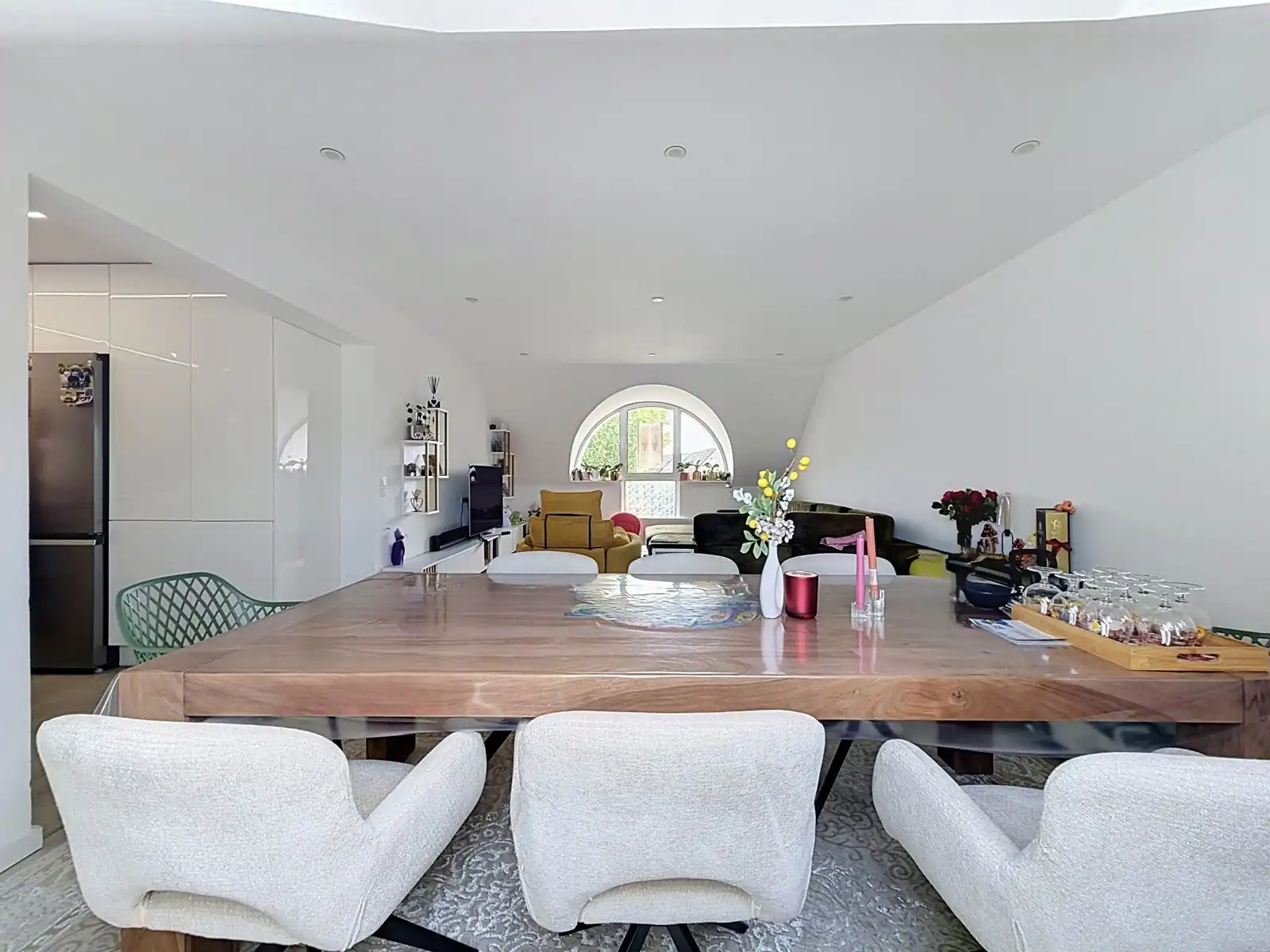 Uiterst ruim 3-SLK-appartement met terras, topligging! foto 4
