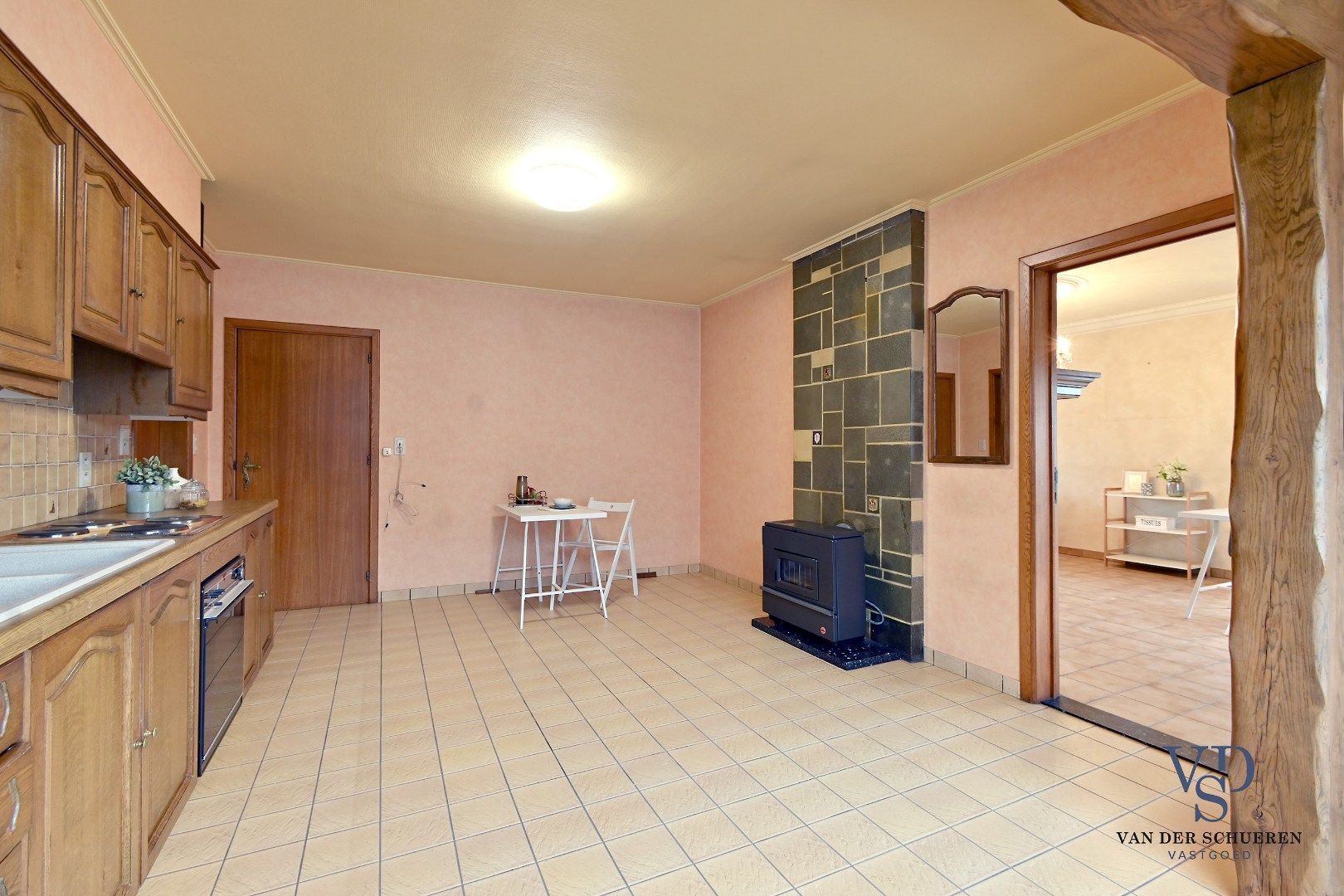 Bungalowwoning met afzonderlijke loods foto 7