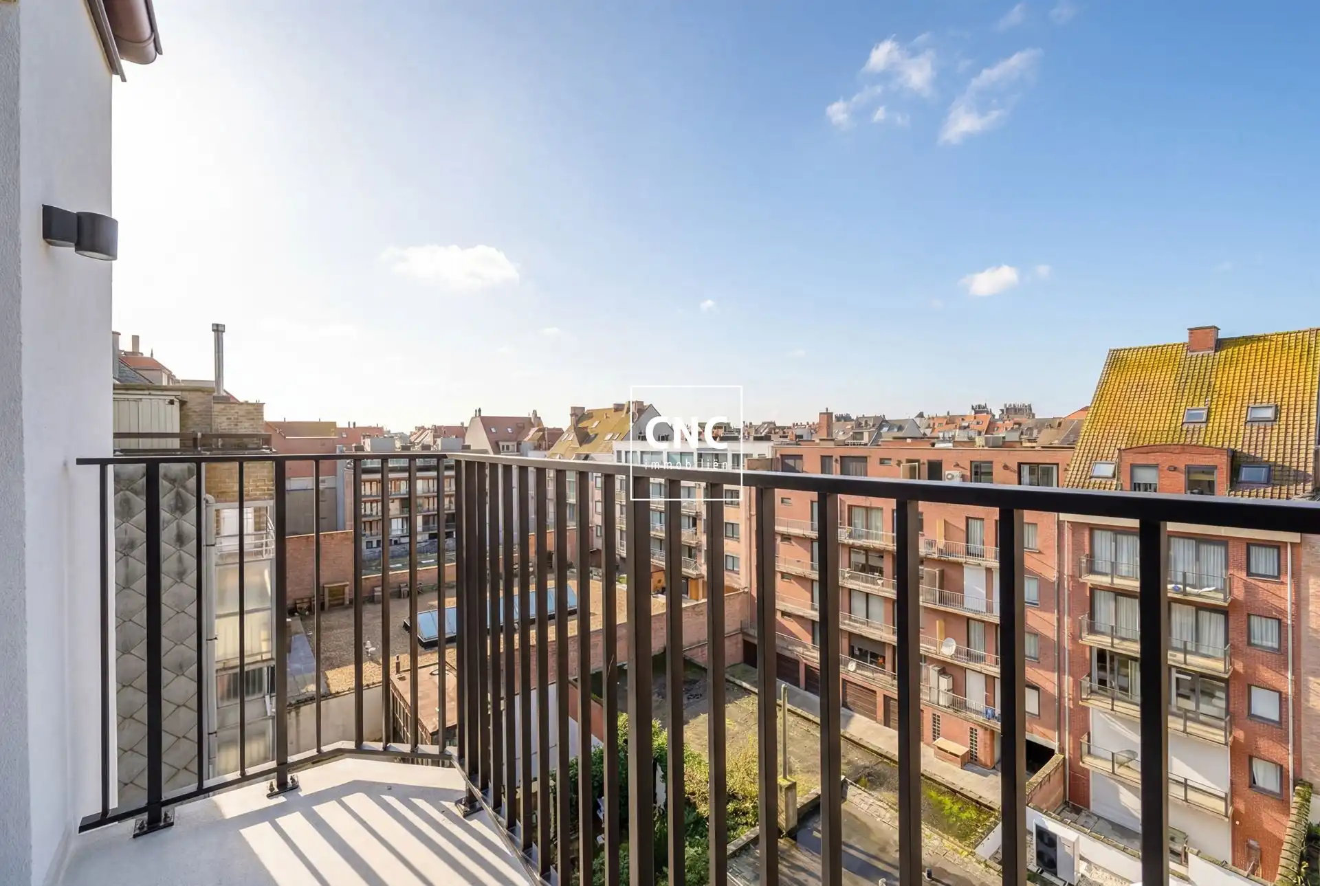 Stijlvol nieuwbouwappartement met zijdelings zeezicht foto 15