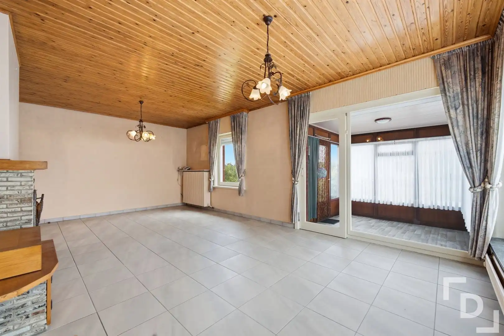 Alleenstaande woning met 5 slaapkamers. foto 9