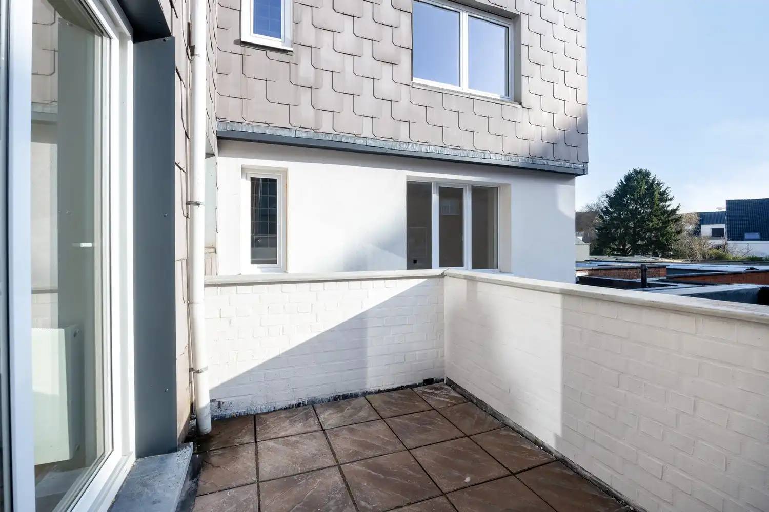 Gerenoveerd appartement met 2 slaapkamers en een terras nabij het Citadelpark en het Sint-Pietersstation. foto 7