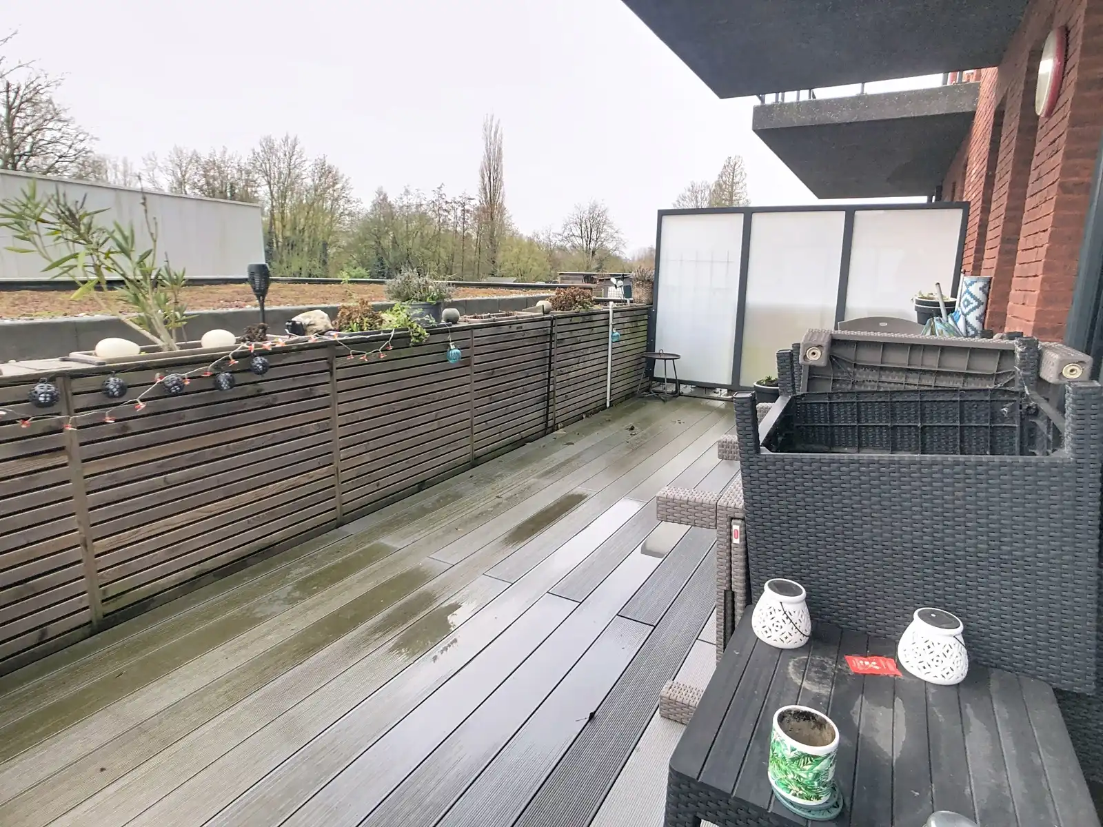 Gelijkvloers appartement met 2 slkrs, terras en staanplaats foto 16