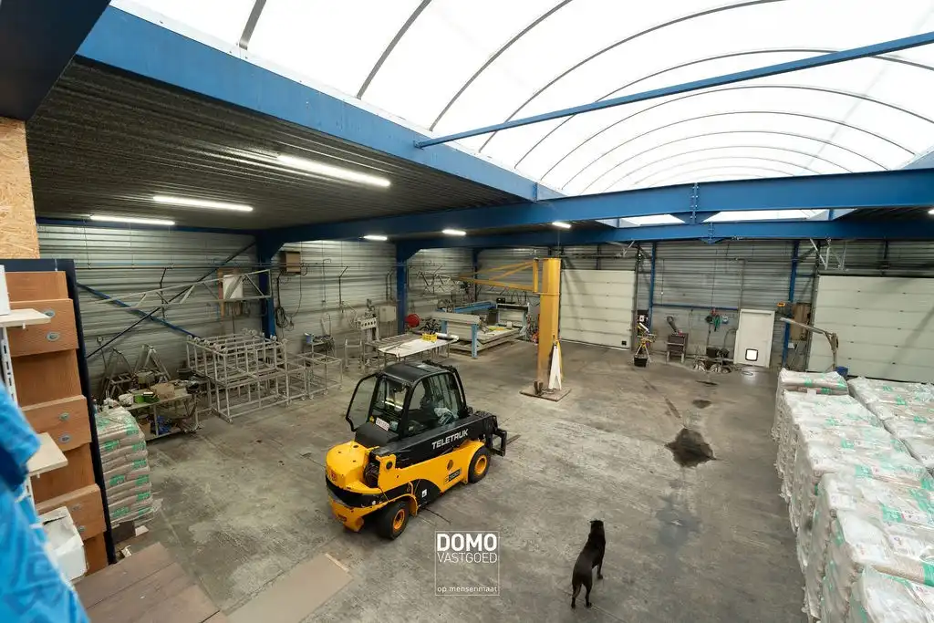 Industriehal op een perceeloppervervlakte van 28 are te Halen - bruikbare vloeroppervlakte 580m² foto 2