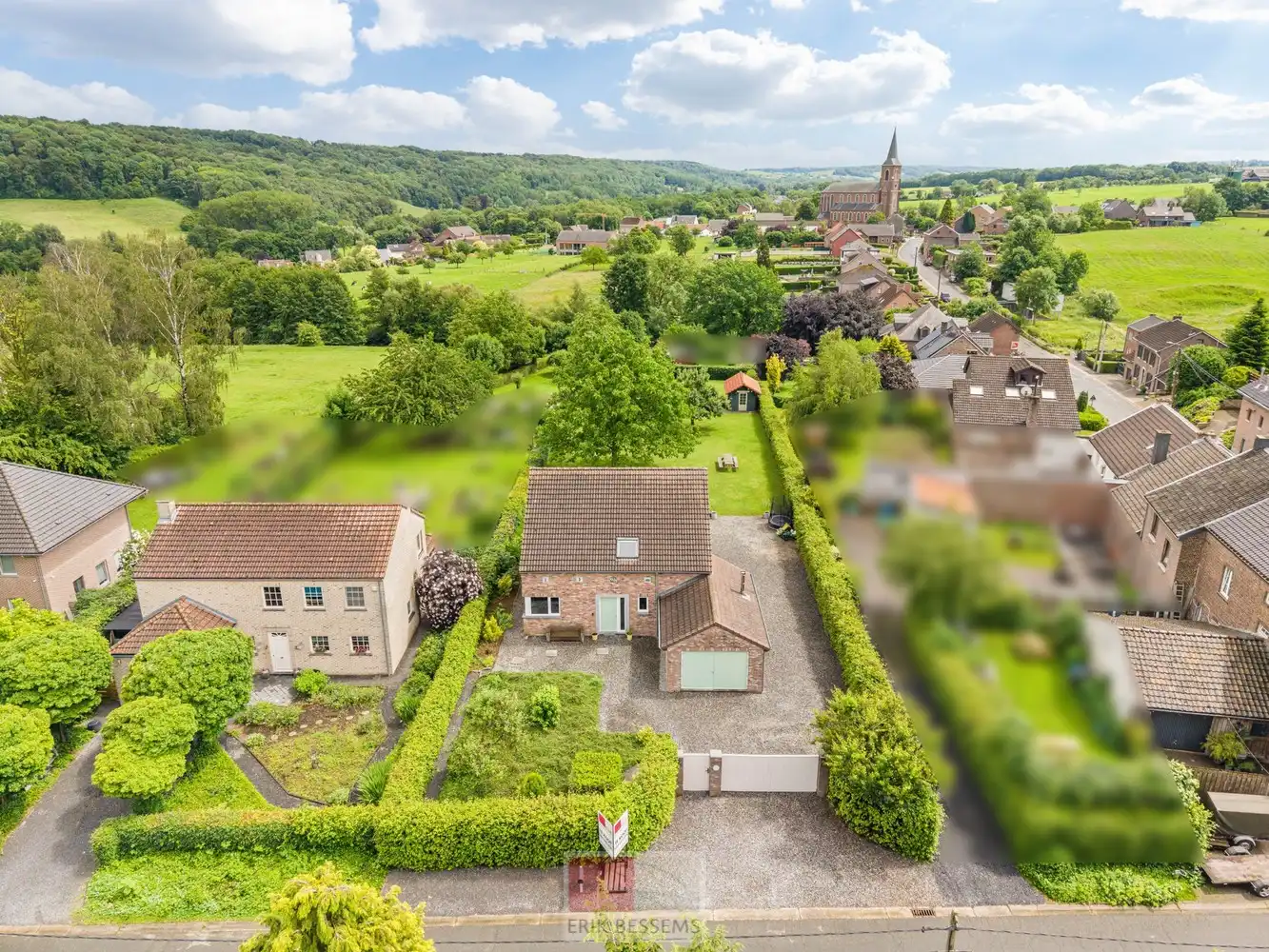 Instapklare gezellige vrijstaande woning met een woonopp. van circa 185 m2 op een perceel van 17a53ca foto 46