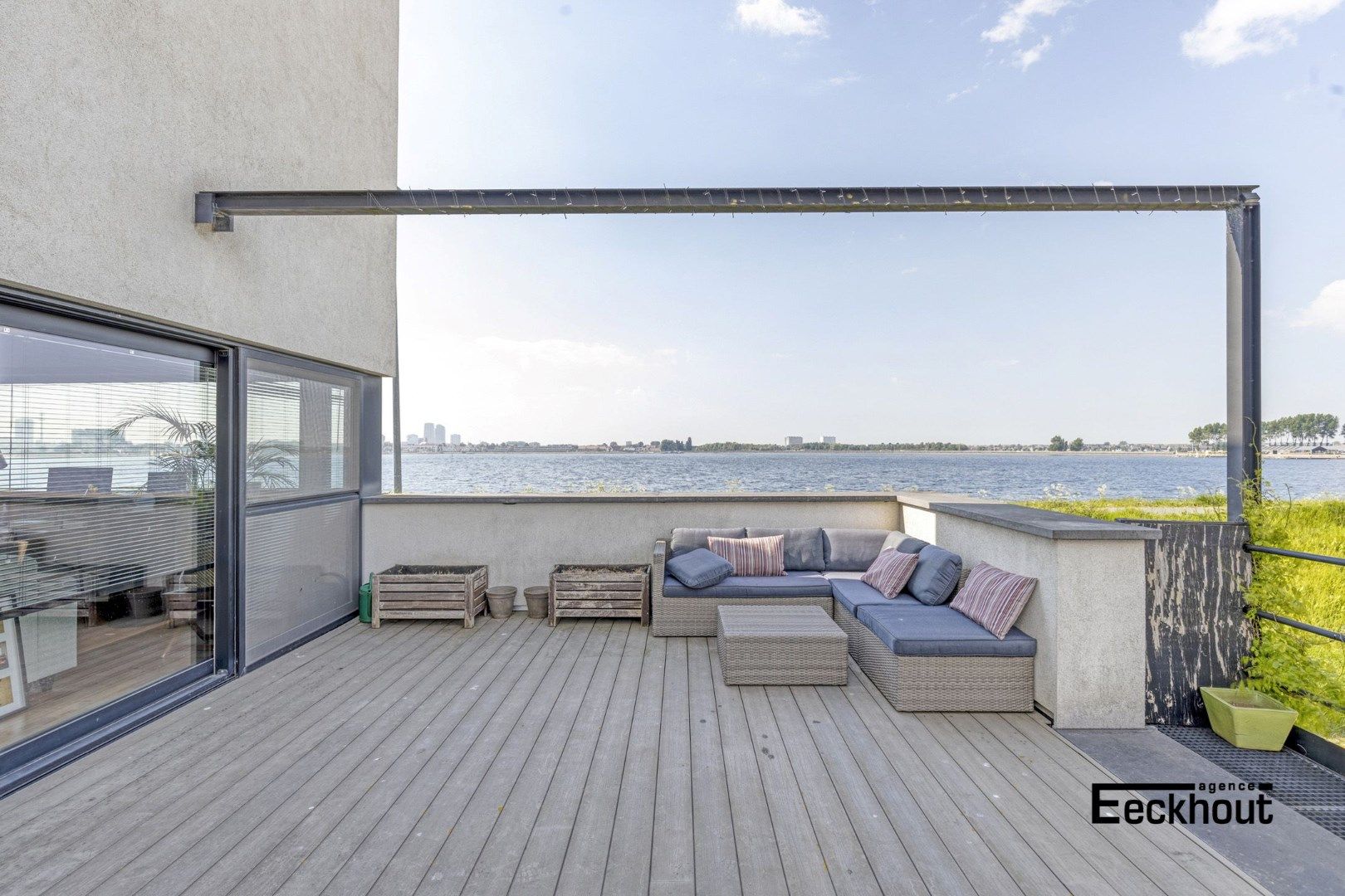 Moderne, architecturale villa met prachtige terrassen en uitmuntend zicht op de Spuikom! foto 7