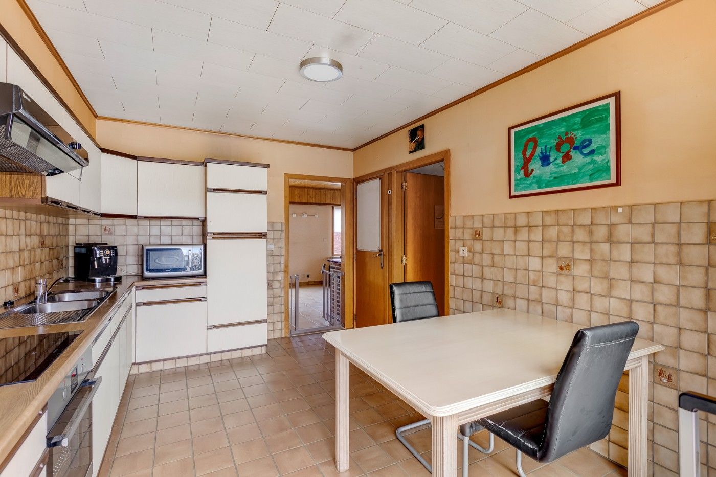Gigantische, oerdegelijke woning met 4+ slpk., oprit, garage en west-tuin foto 10