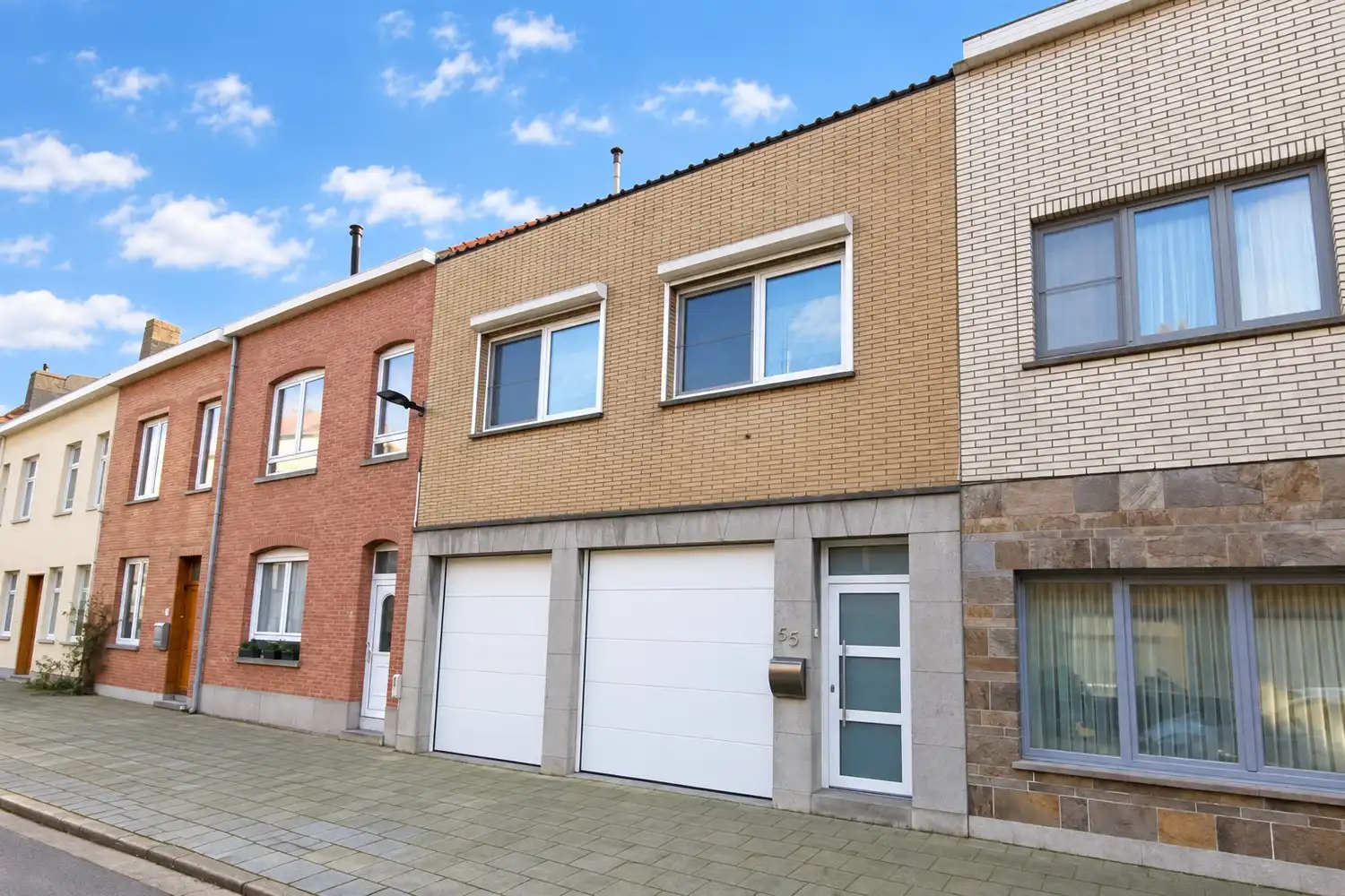 Instapklare woning met 3 slpks, zuidgerichte tuin en dubbele garage nabij de Spuikom foto 4