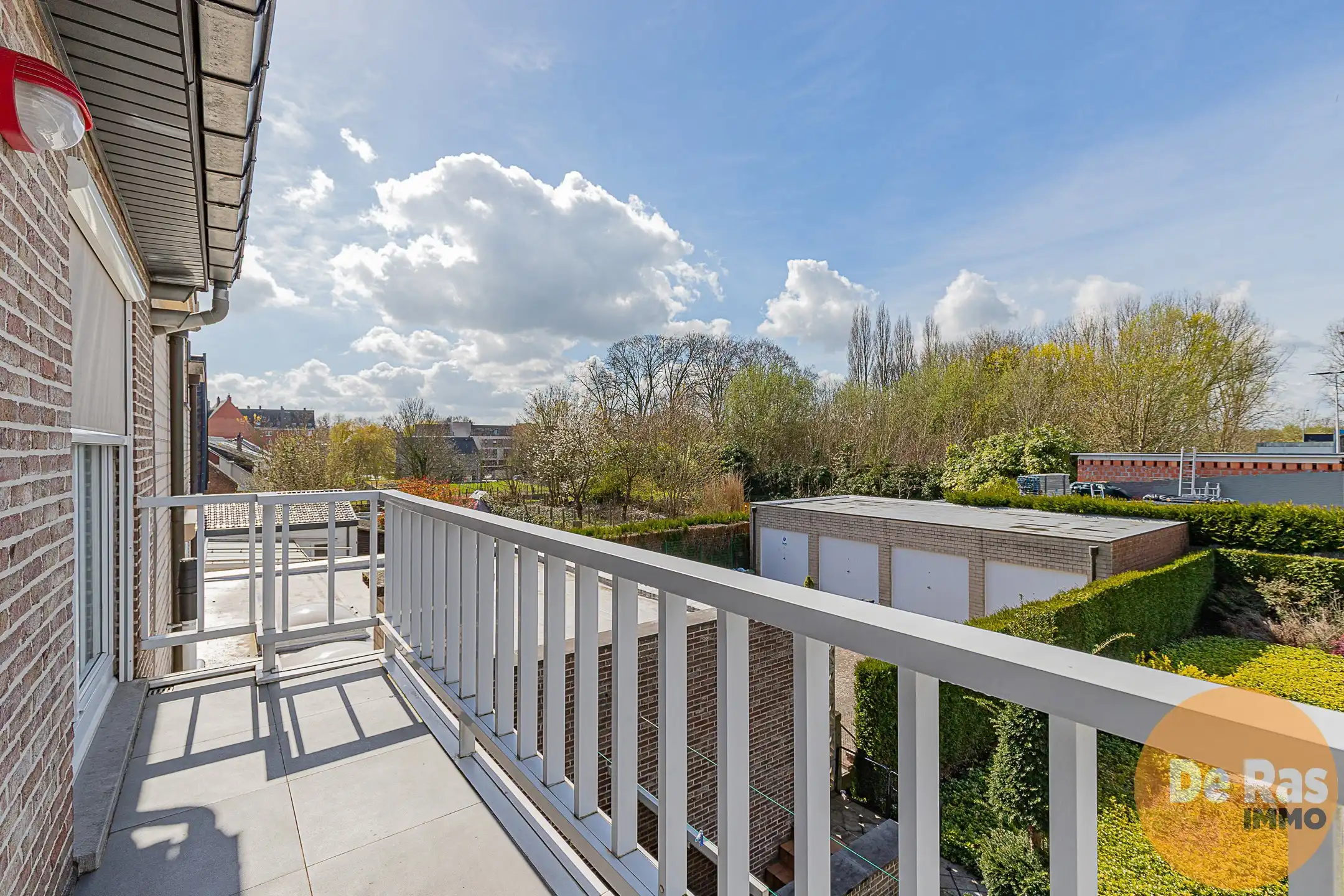 HERZELE- Verzorgd 2-slaapkamerappartement met 2 terrassen foto 18