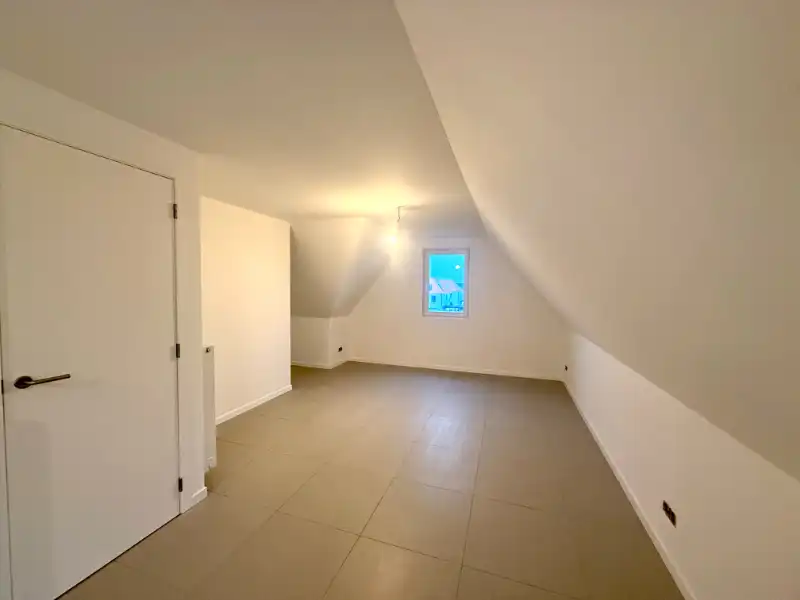 Ruime nieuwbouwwoning met 3 slaapkamers, tuin en carport foto 22