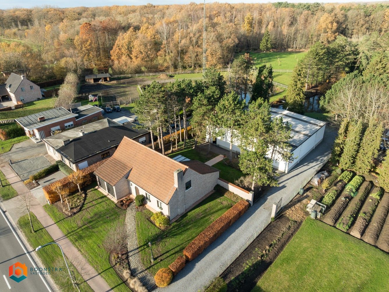 Te renoveren woning met 4 slpkrs en magazijn van 360m² op ruim perceel van 5730m² foto 27