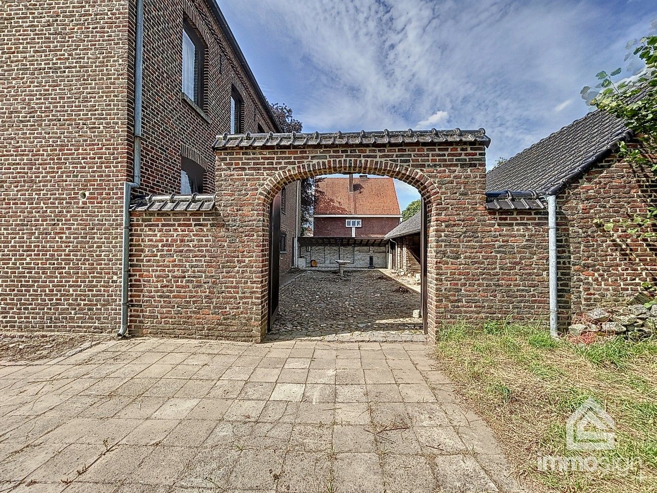 Te renoveren herenhuis met authentieke elementen en binnenkoer op ruim perceel foto 65