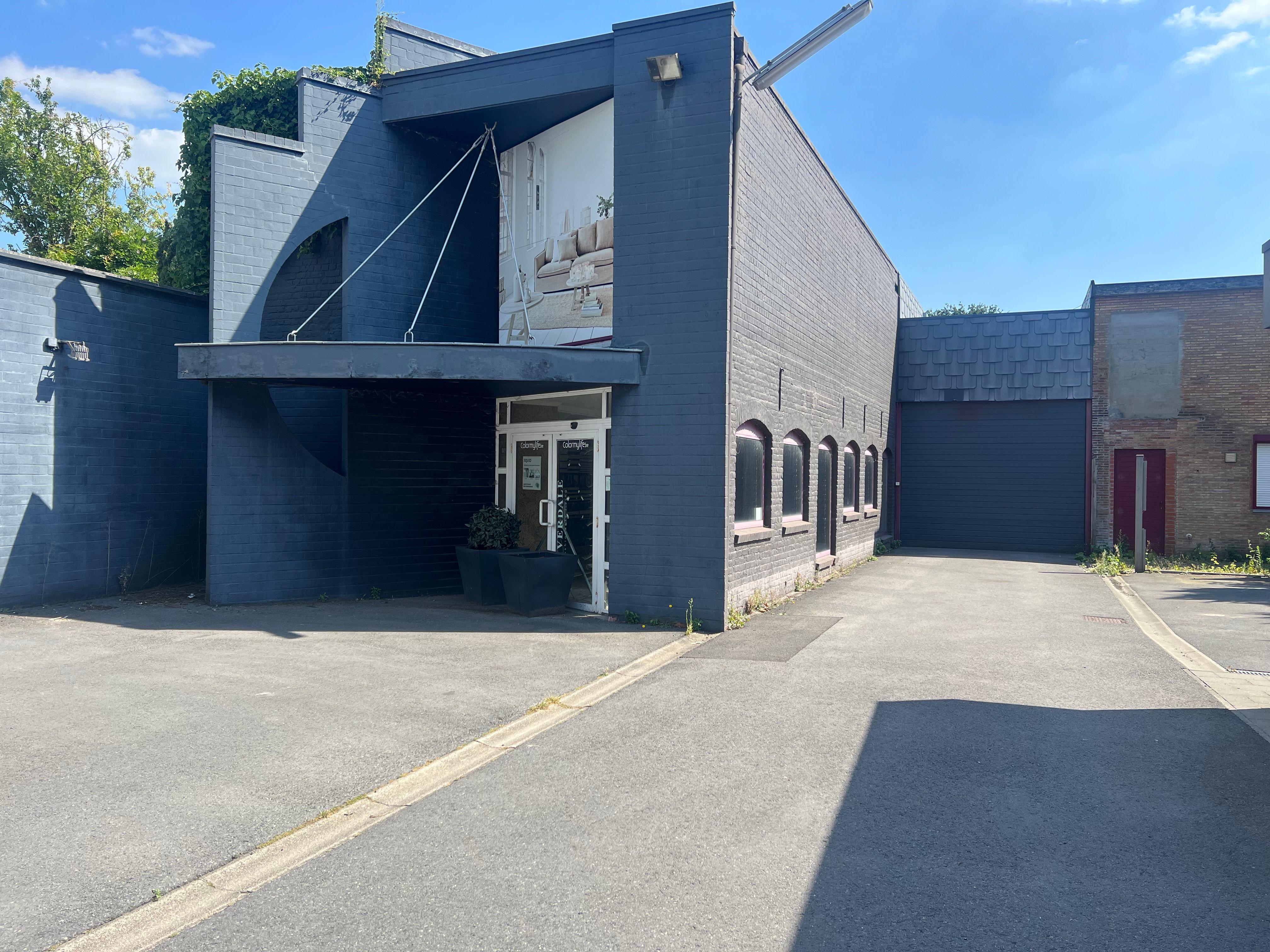 Ruim magazijn (1500m²) op perceel van 1920m²! foto 11