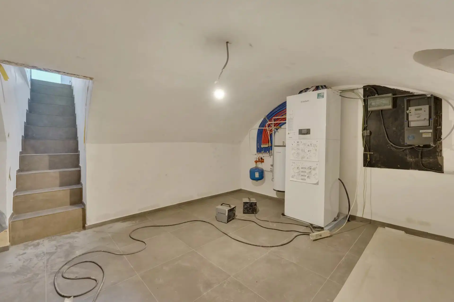 Ruime, volledig gerenoveerde woning aan de stadsrand foto 21